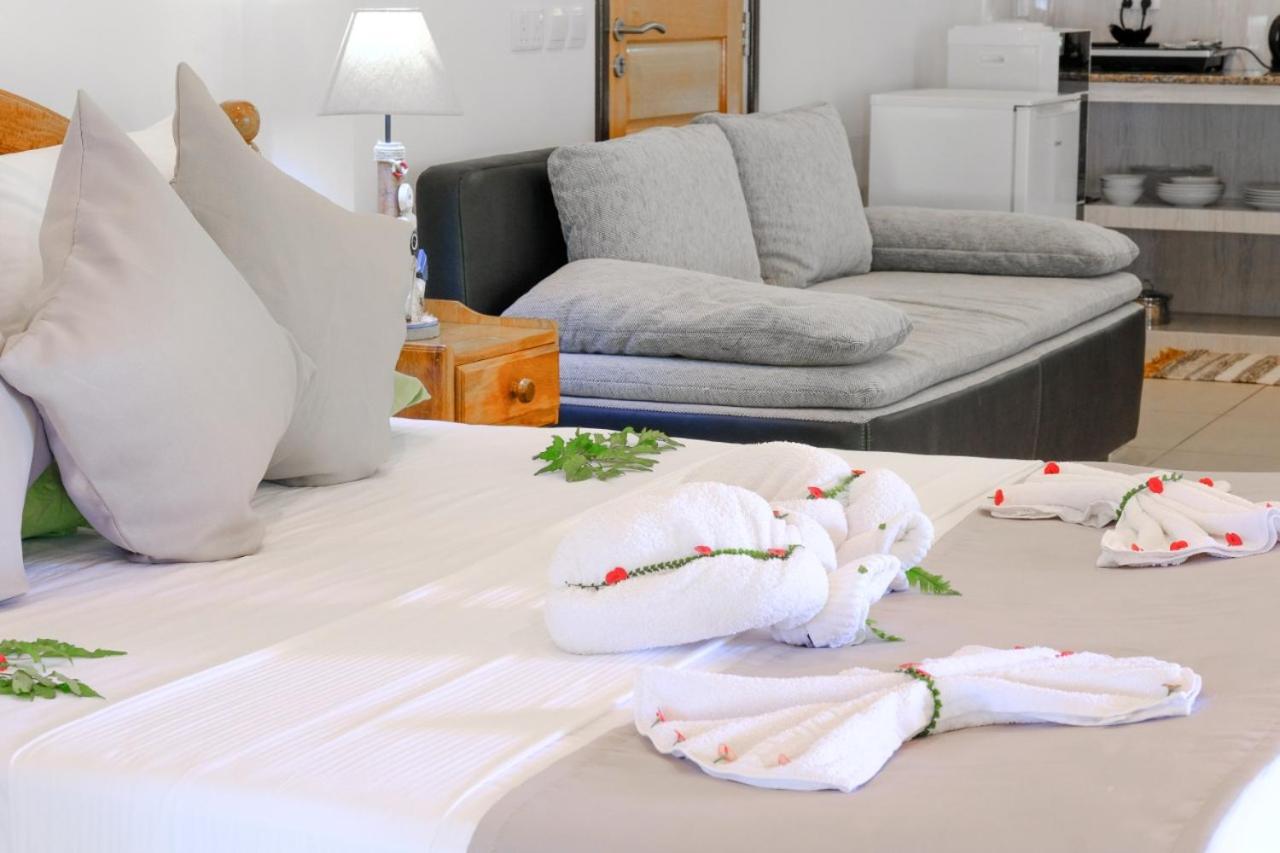 Le lagon bleu guest house by Hyde tide