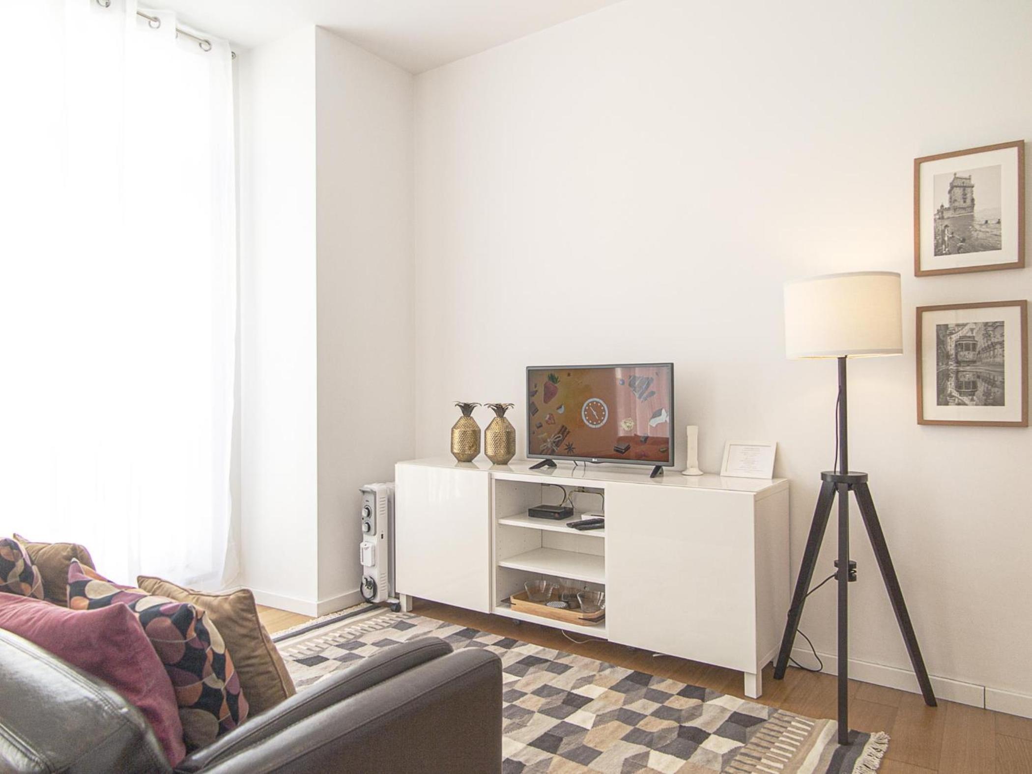 Baixa chiado 2 bedroom duplex apt with AC elevator view 3