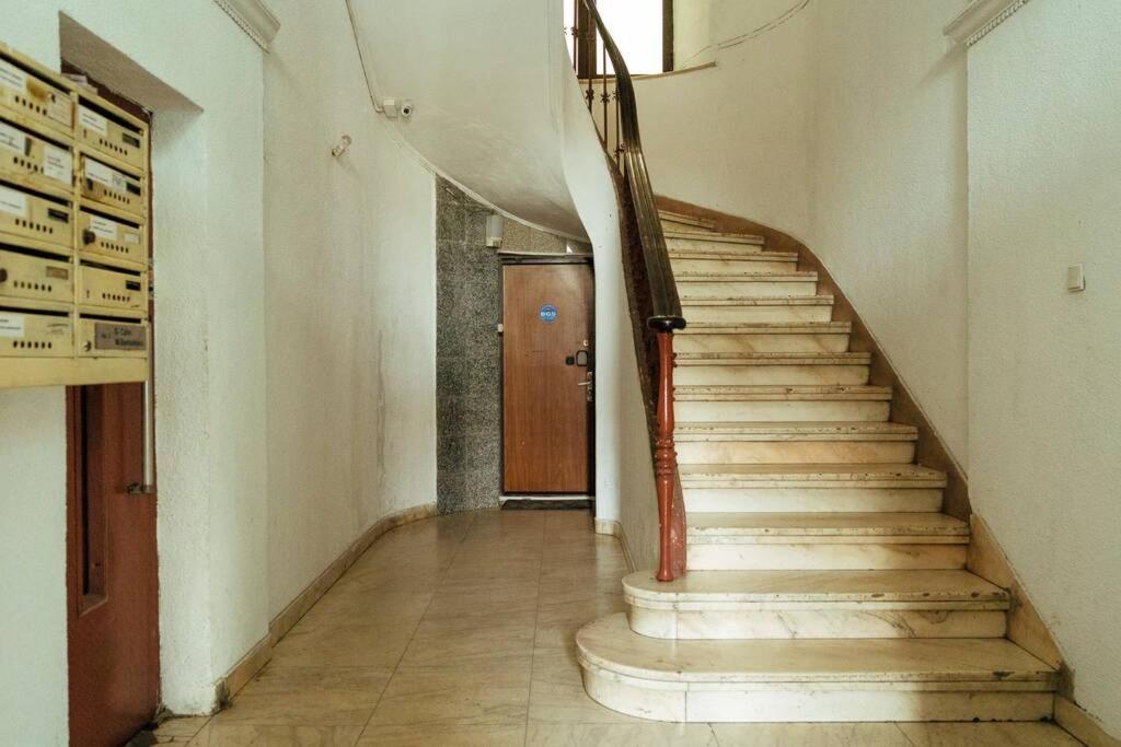 Studio with private terrace next to CiČmigiu