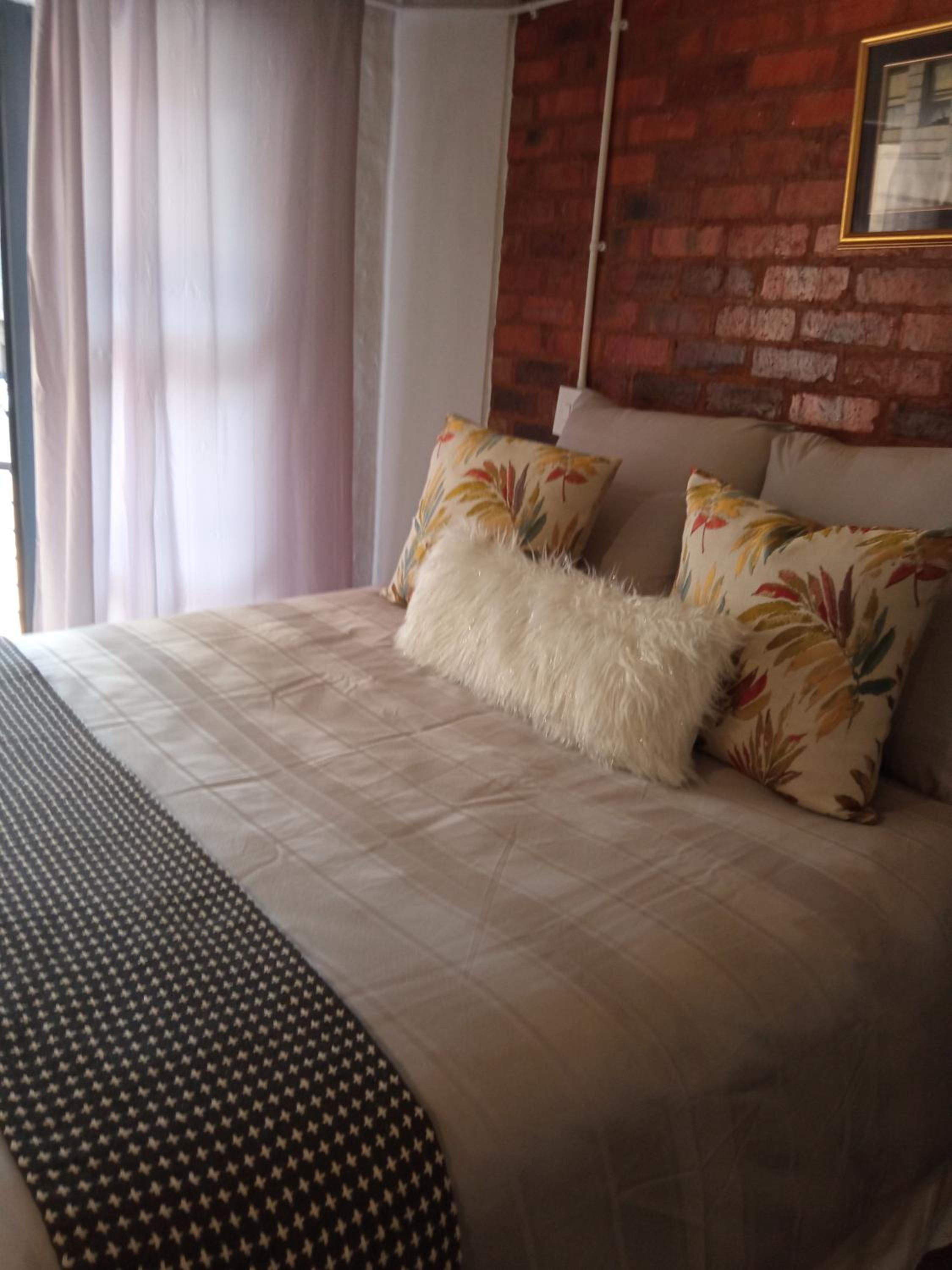 Royal Stina Hotel-style with Swimming pool