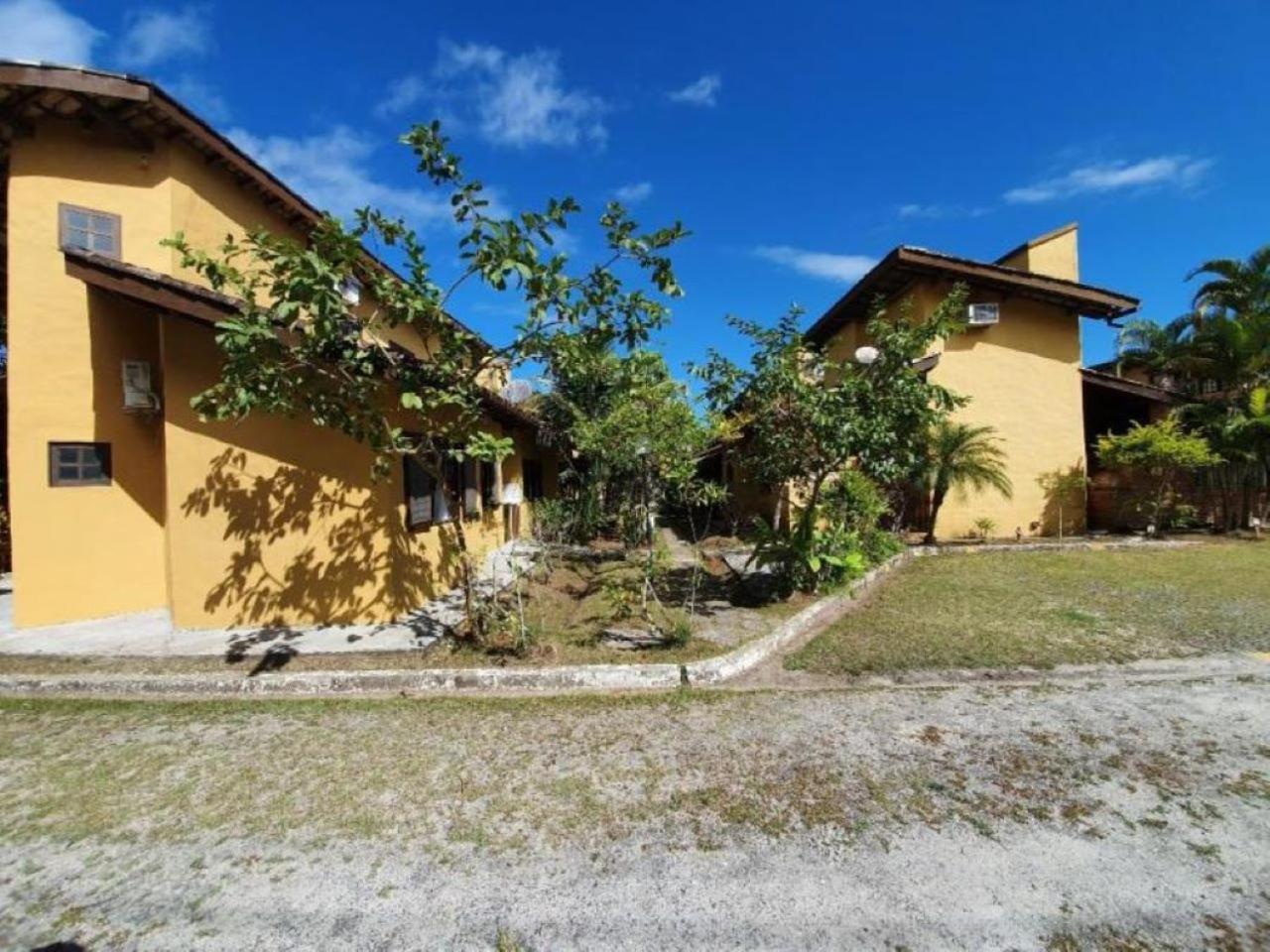 Casa em Condominio Camburi