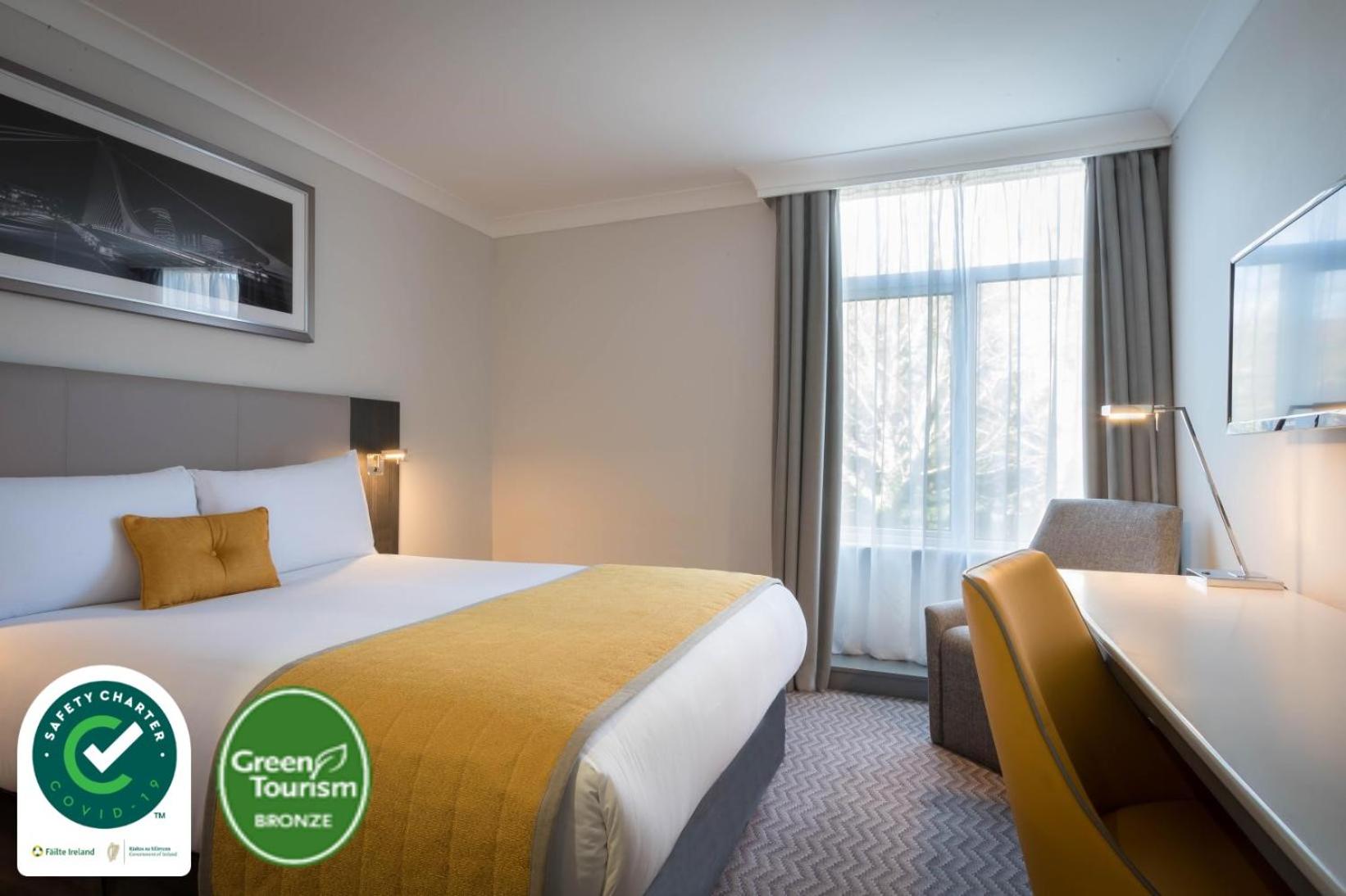 Limerick Vacations - Maldron Hotel  Leisure Centre Limerick - Property Image 1