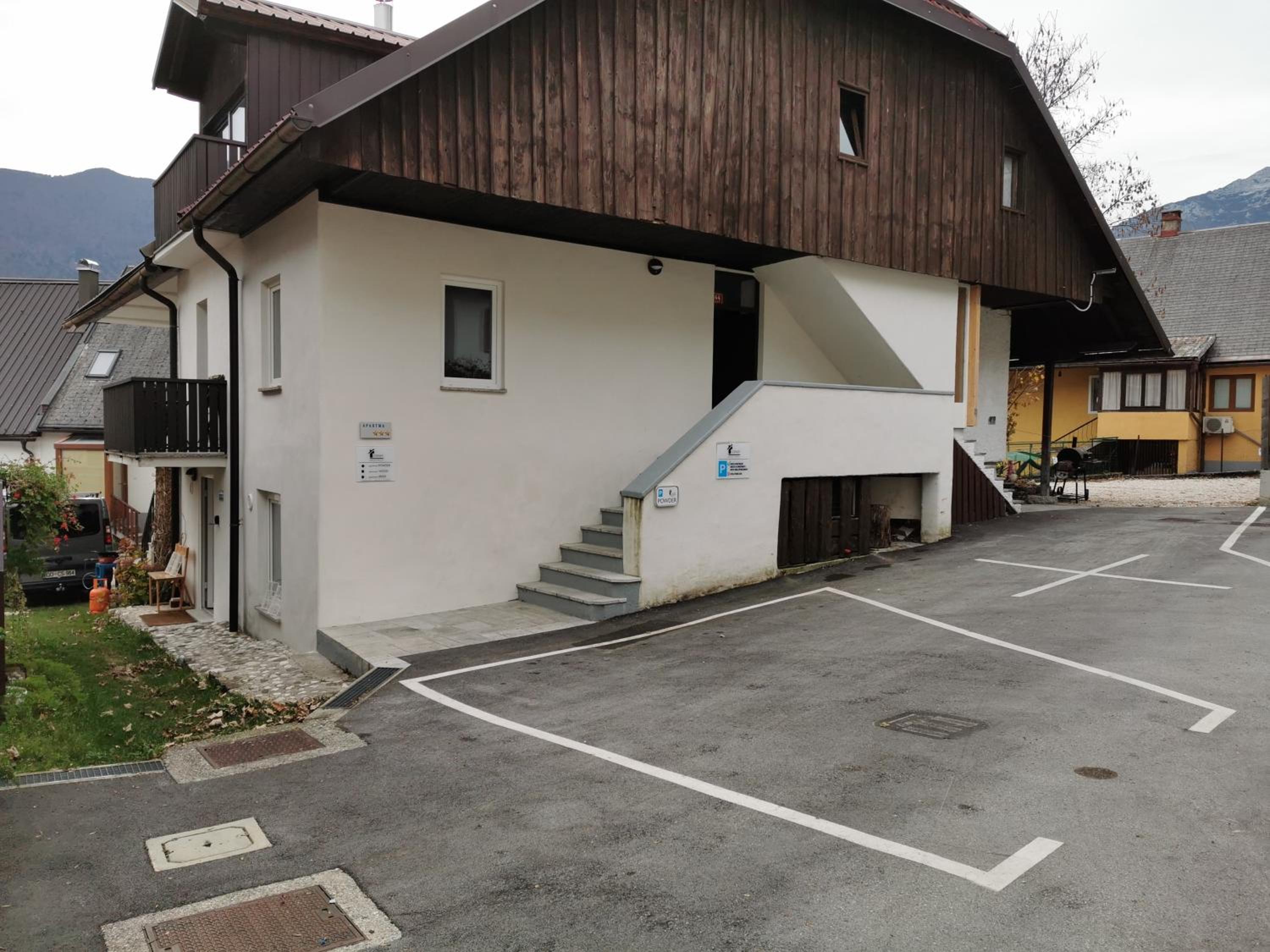 Photo 48