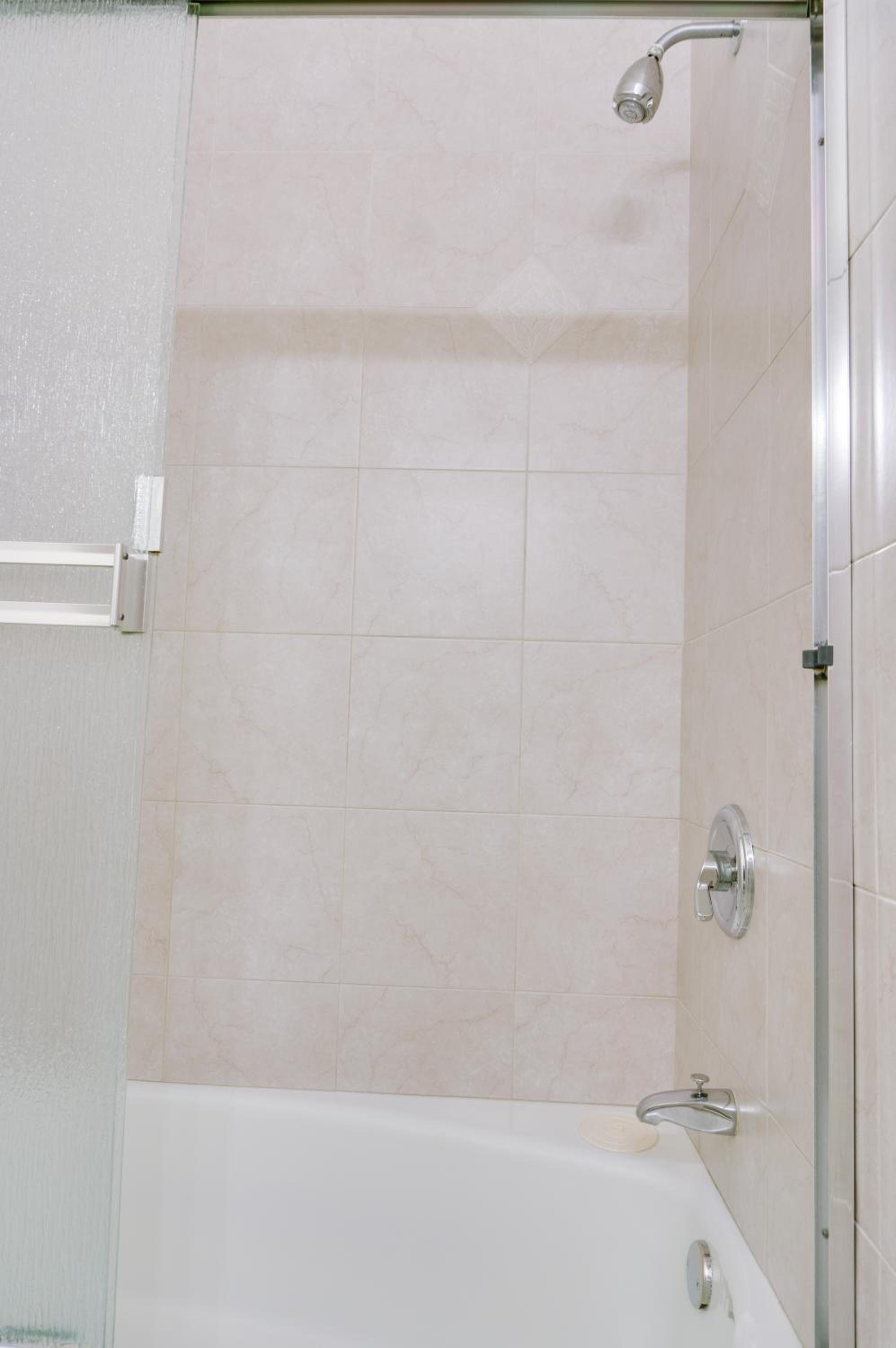 Monterey Vacations - Hofsas House Hotel - Property Image 5