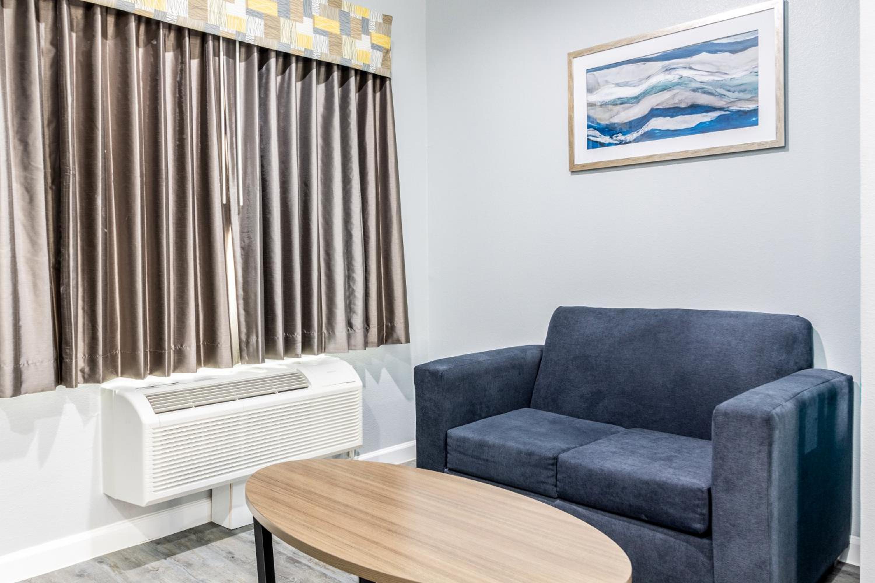 Americas Best Value Inn Suites Kingwood IAH Airport - Property Image 24