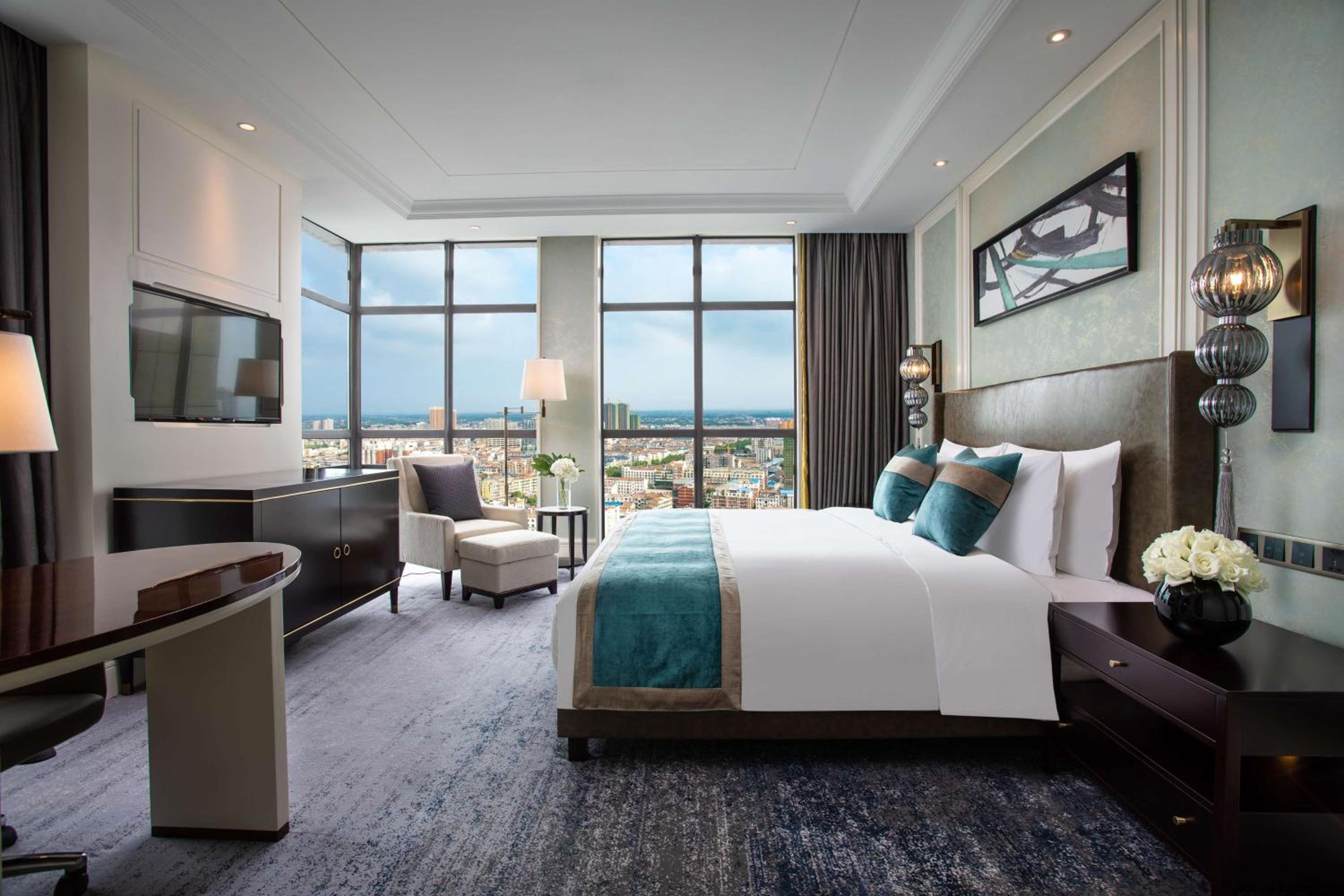 Ramada Plaza by Wyndham Wuhan Huangpi view 4