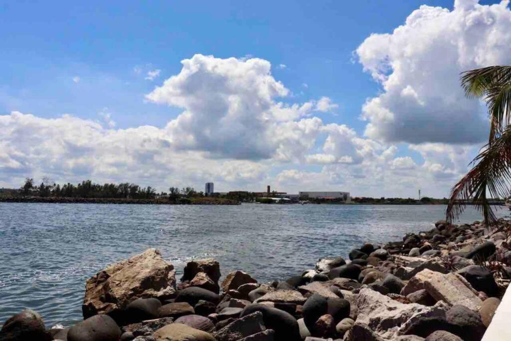 NUEVO Estudio en Playas Vicente Fox. ¡Excelente ubicación! view 4