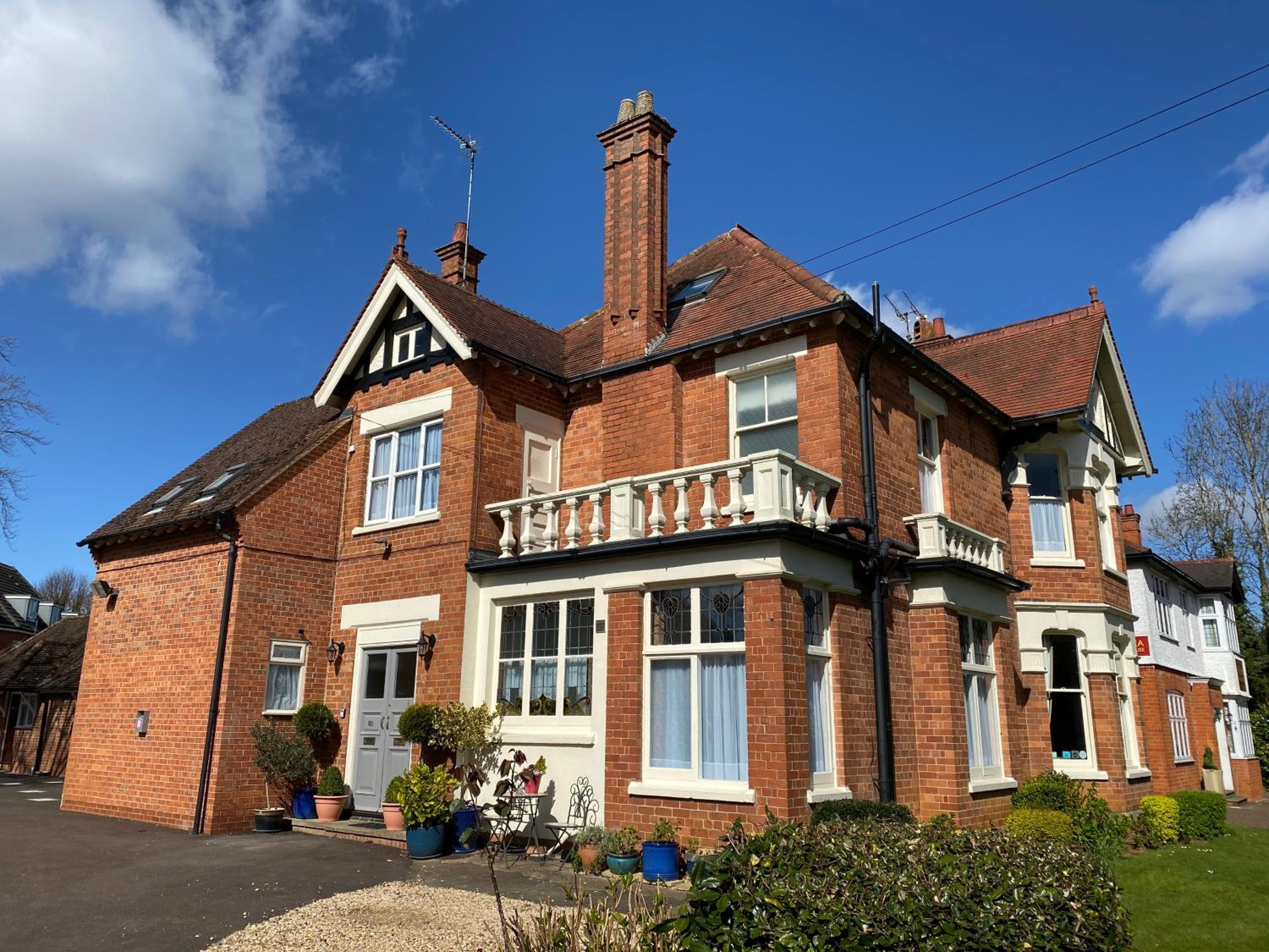 Banbury Vacations - Fairlawns Guest House - Property Image 1