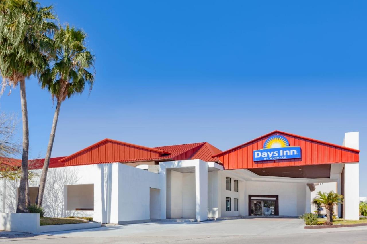 Eagle Pass Vacations - Days Inn by Wyndham Piedras Negras - Property Image 2