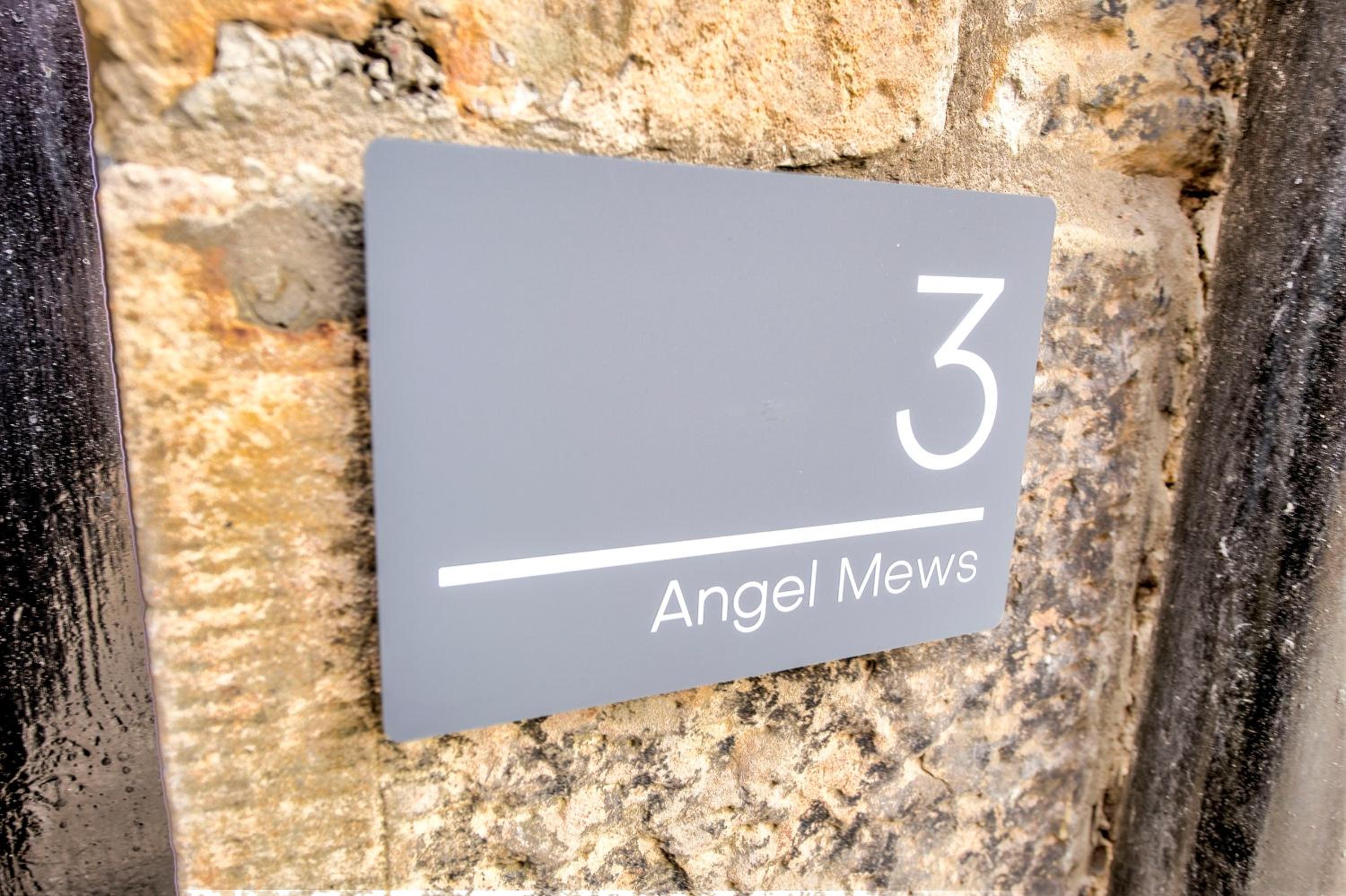 Angel Mews - Magical Mews In Heart of Westend