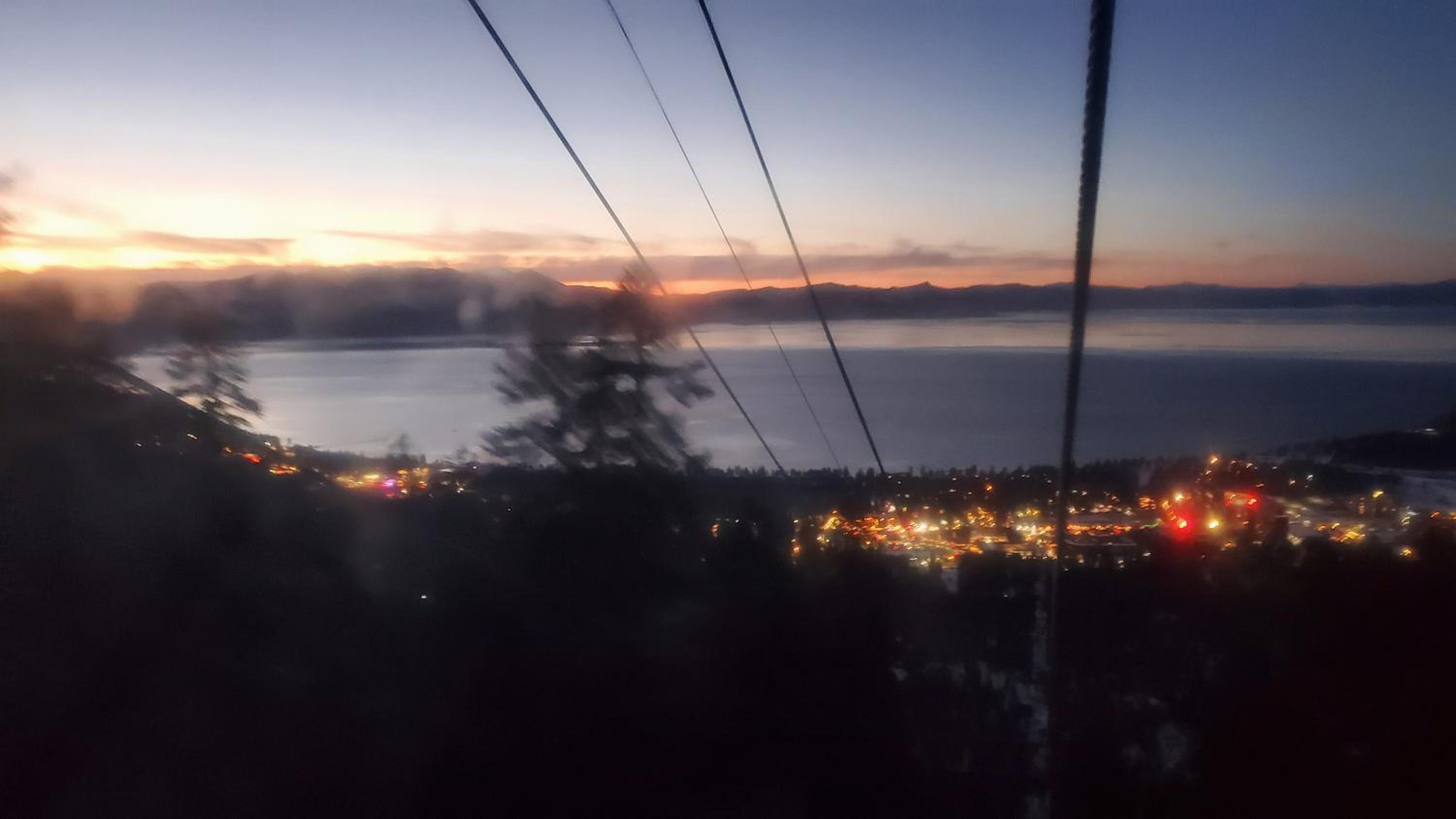 Gondola Lodge with 5-dollar Beach Voucher
