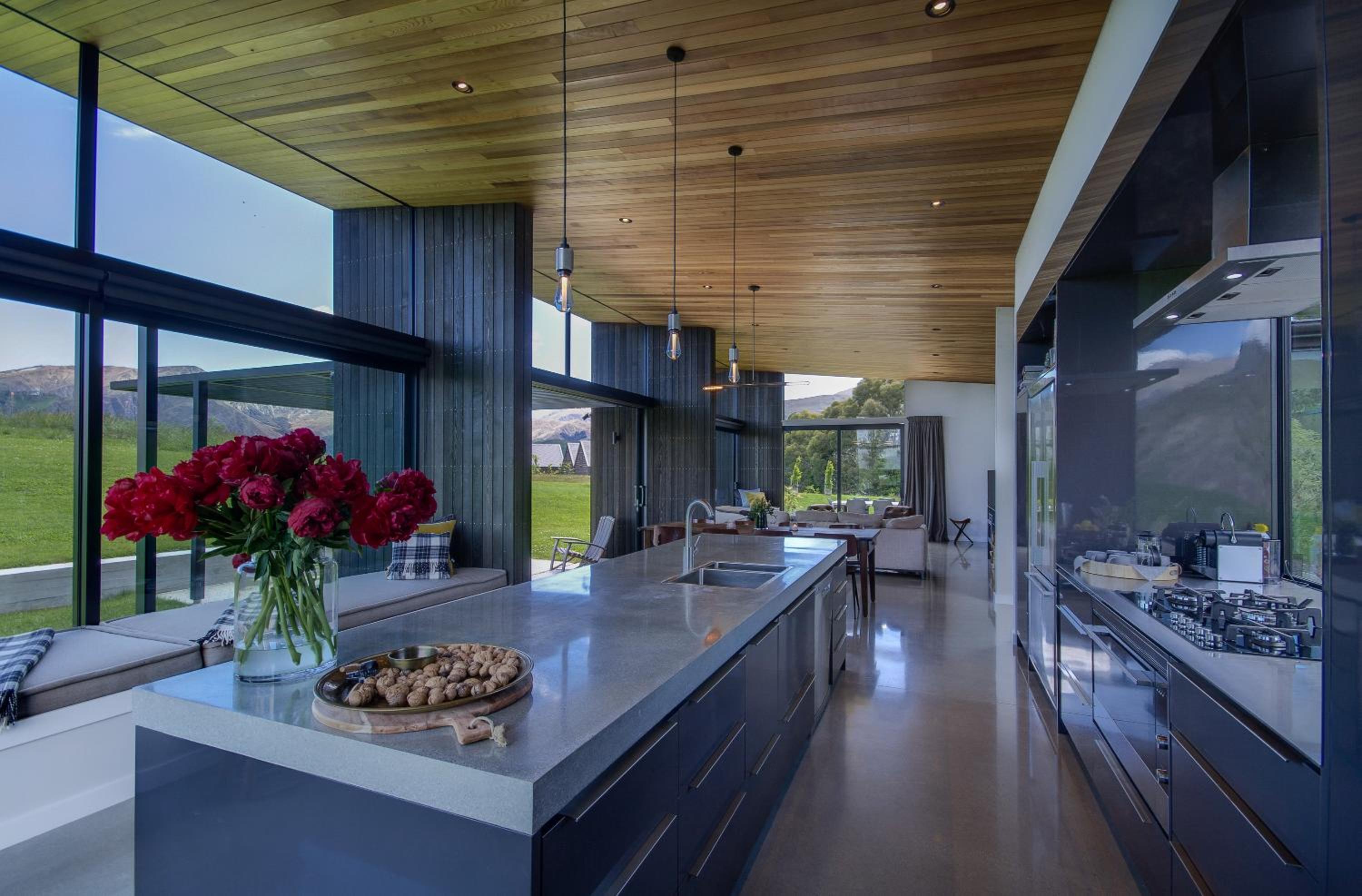 The Woolstore Luxury Holiday Home by MajorDomo view 3