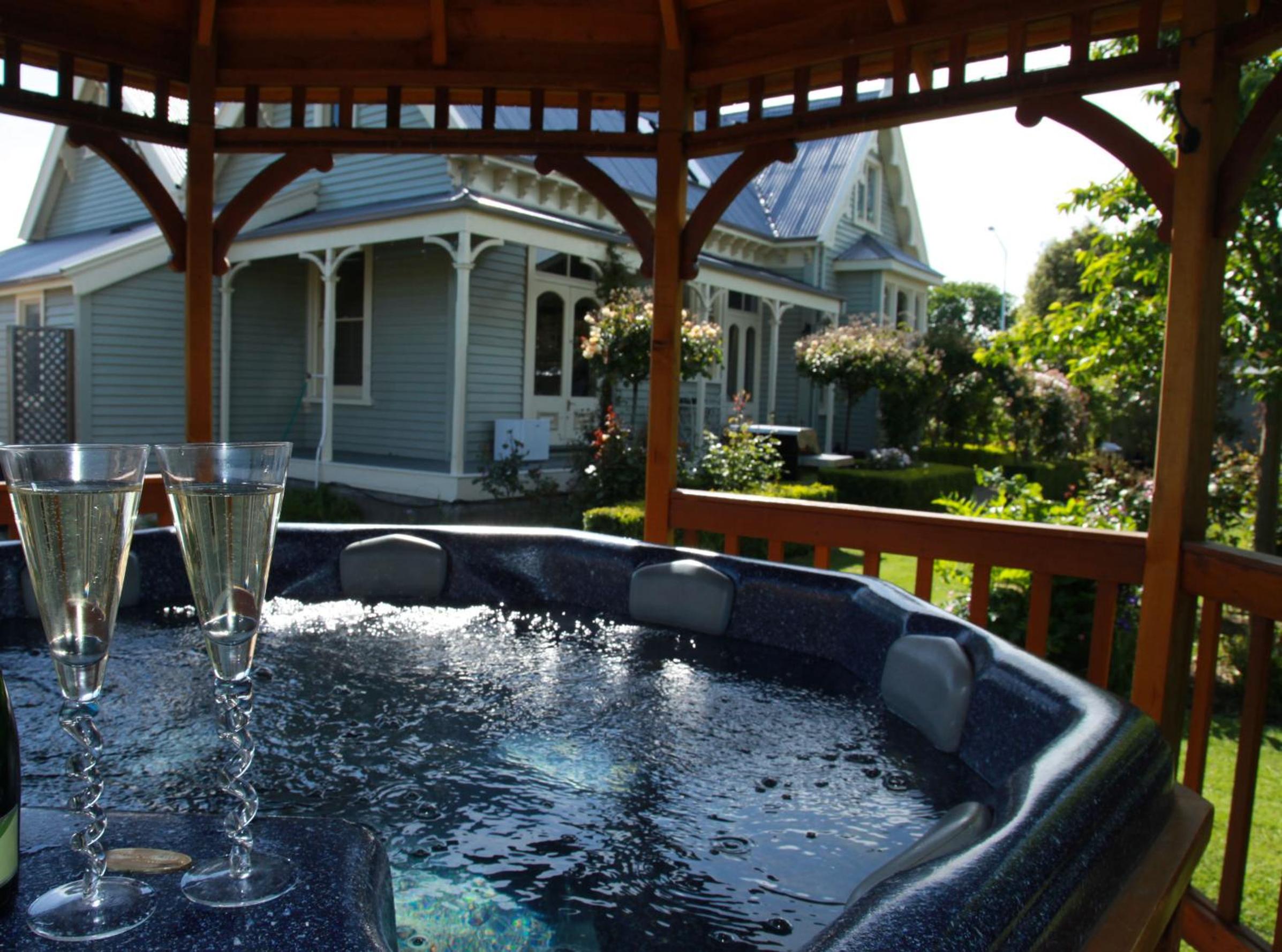 Lilac Rose Boutique Bed and Breakfast view 2