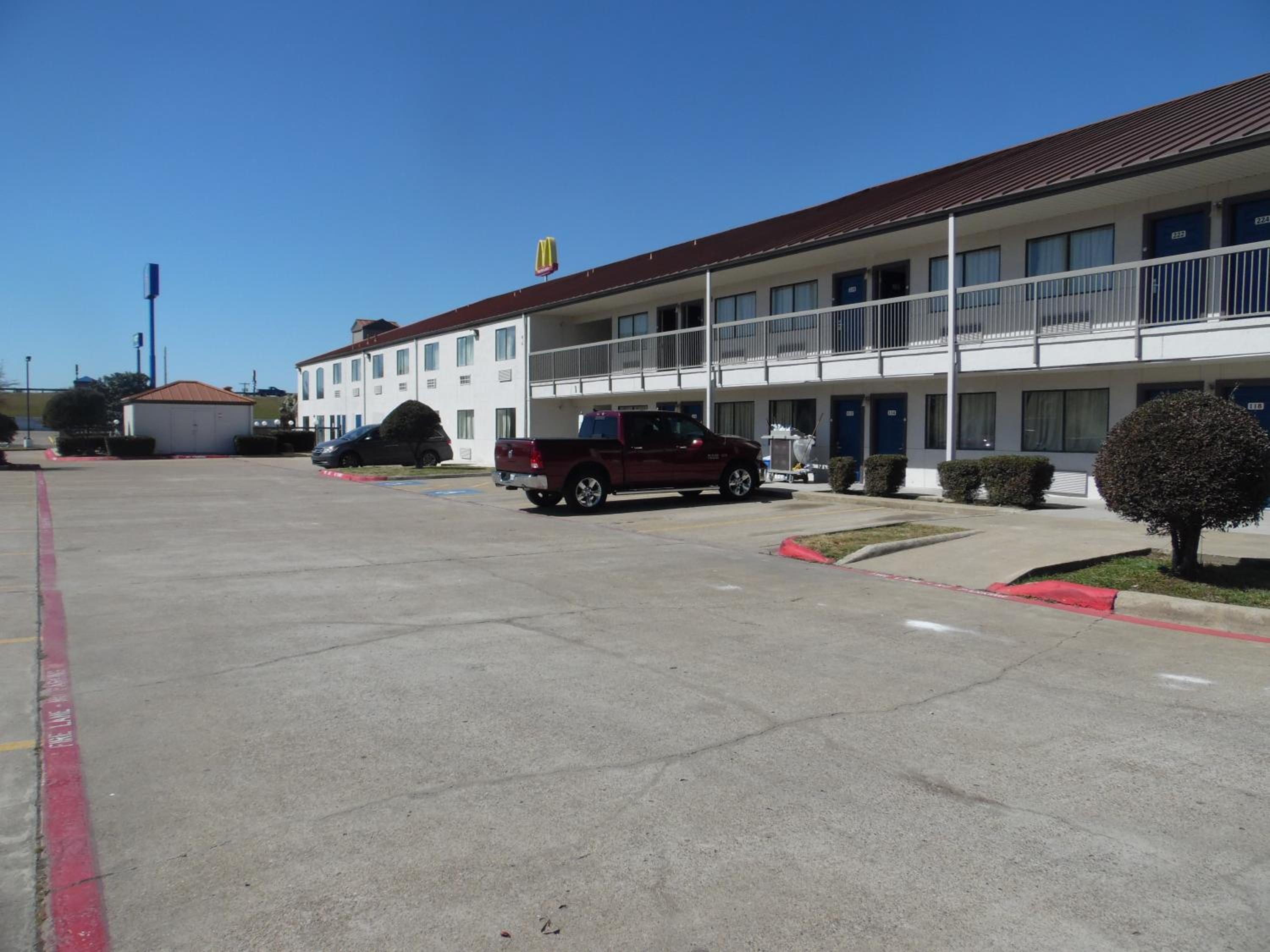 Ennis Vacations - Motel 6-Ennis, TX - Property Image 3