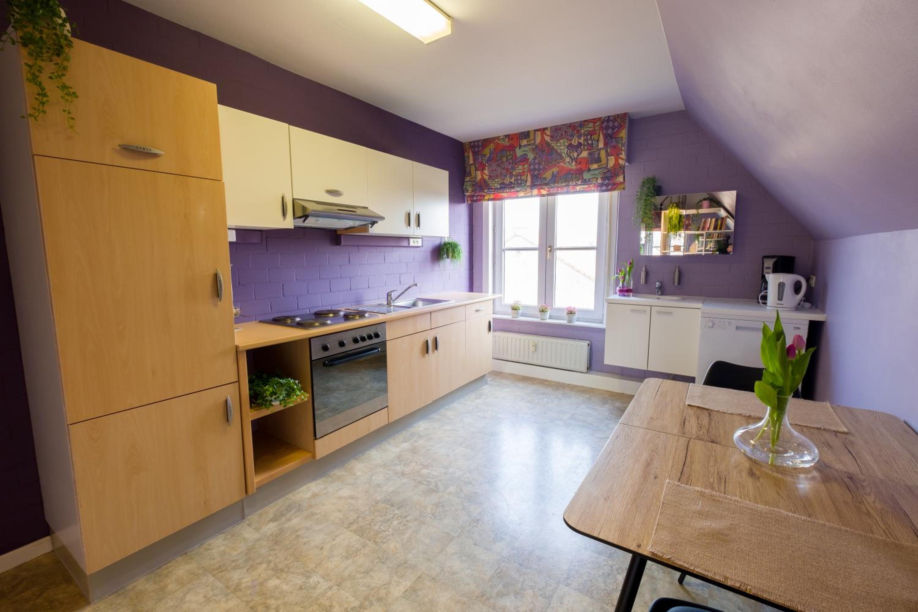 SHAMBALLA logies nieuw en zeer verzorgd appartement met voortuin en terras