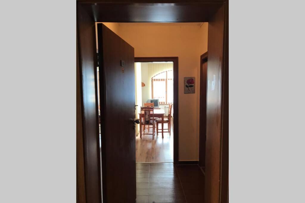 Ski Zone at Gondola, Warm and Cosy, WiFi, AC, Netflix, Perfect One Bedroom appartment, Beautiful View