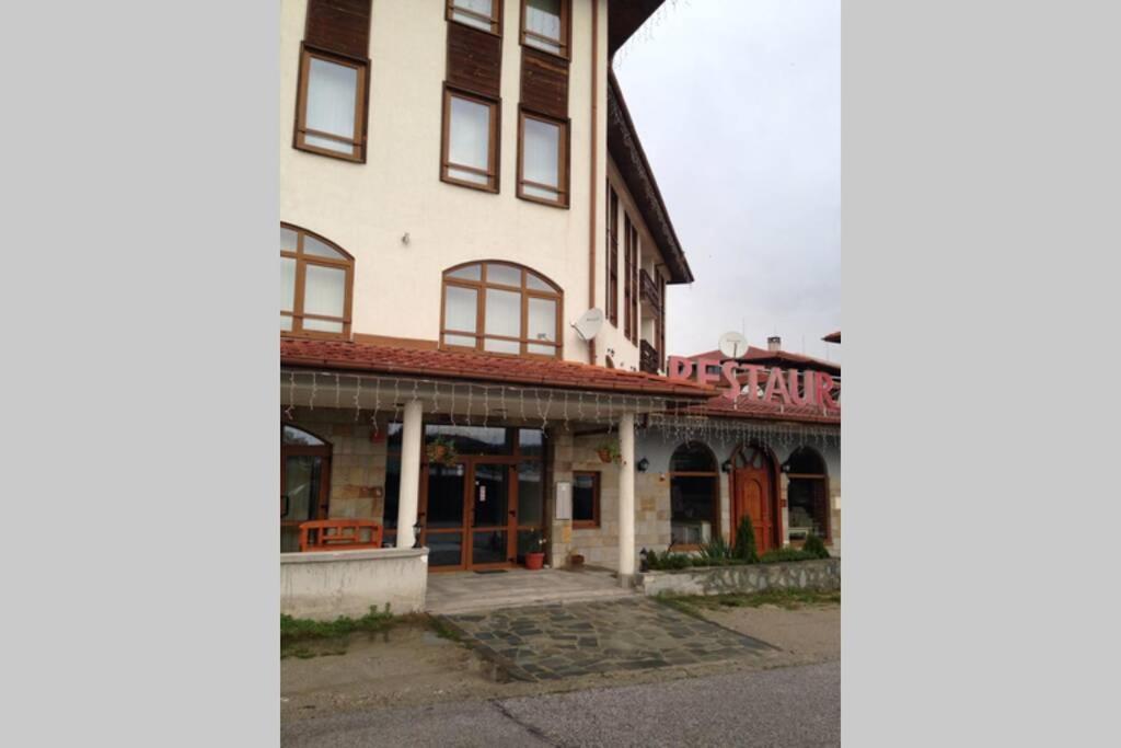 Ski Zone at Gondola, Warm and Cosy, WiFi, AC, Netflix, Perfect One Bedroom appartment, Beautiful View