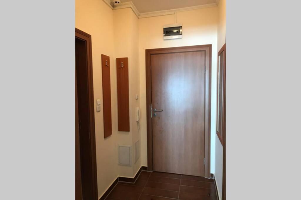 Ski Zone at Gondola, Warm and Cosy, WiFi, AC, Netflix, Perfect One Bedroom appartment, Beautiful View