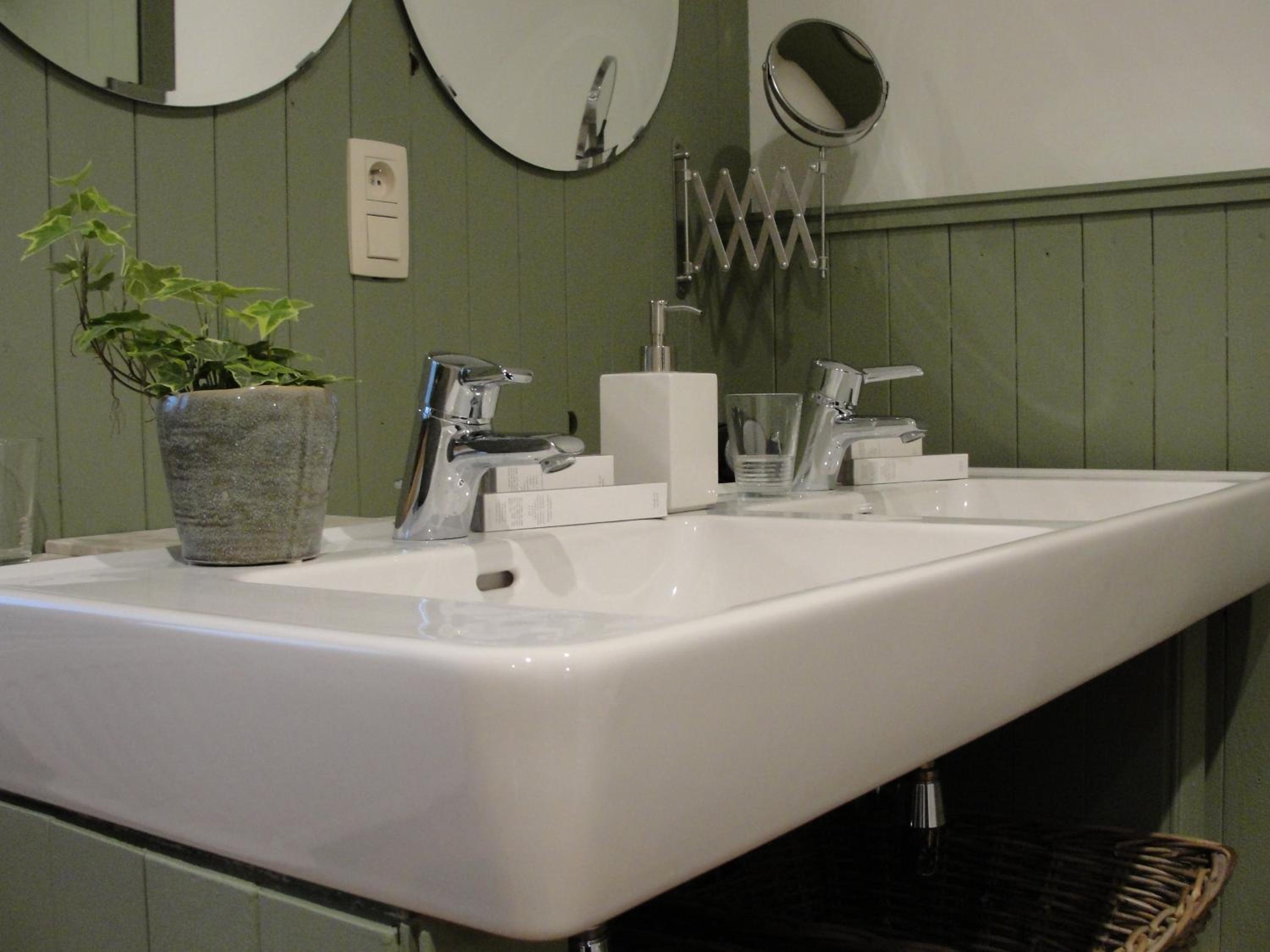 B&B Hedera