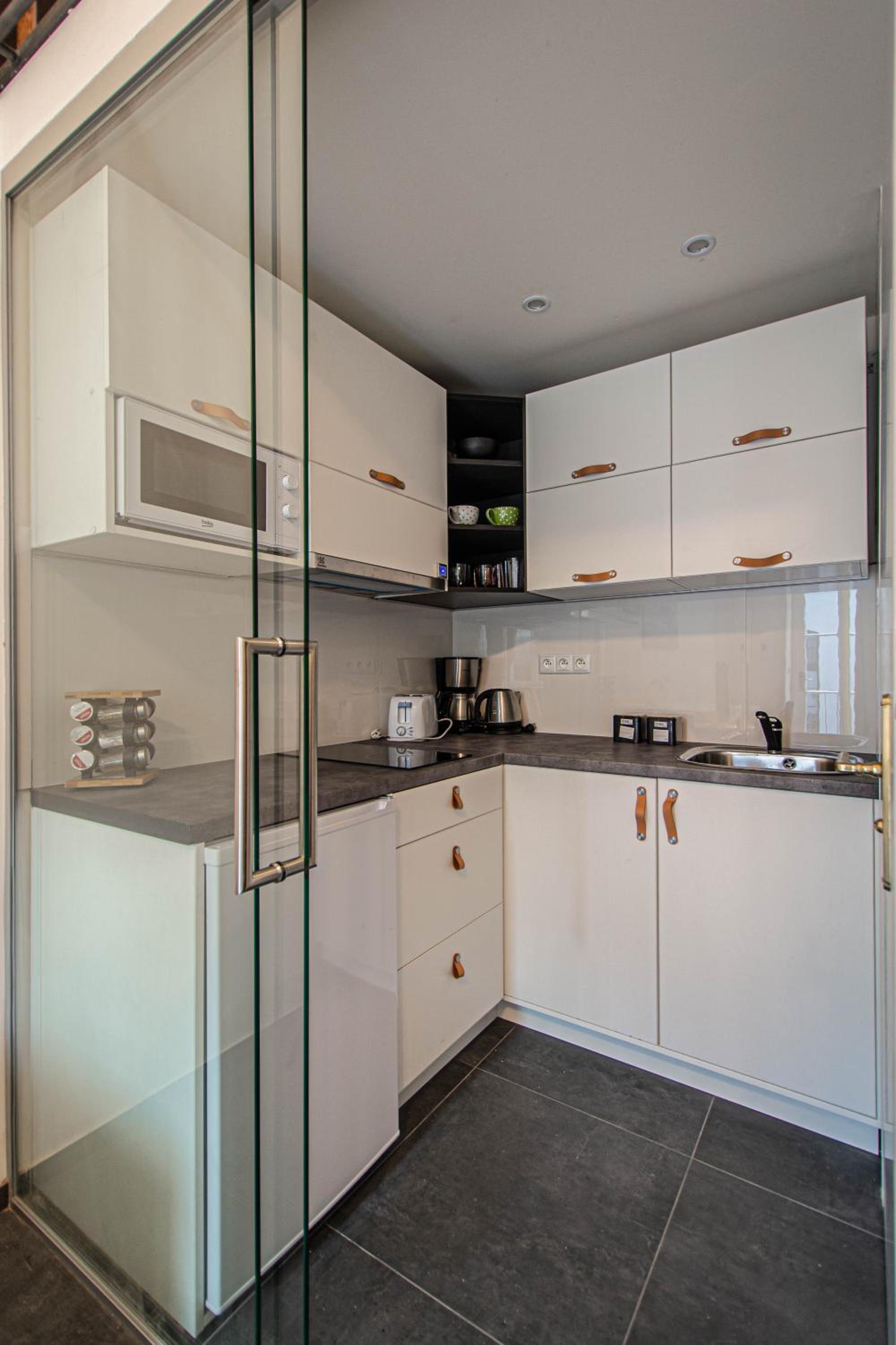 Main train station apartment close to the the Main Square!