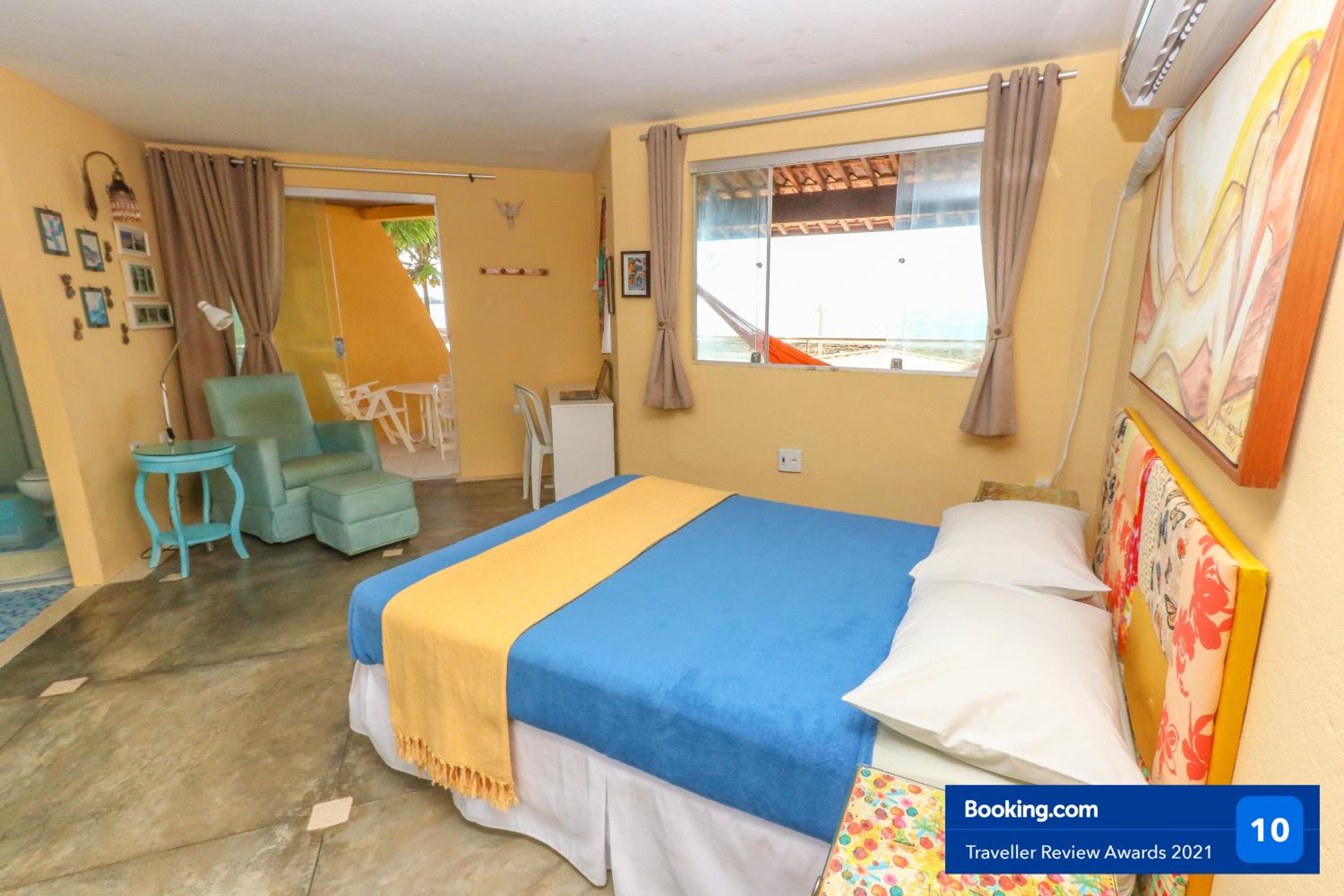 Casa a beira mar com 4 suites e muito conforto