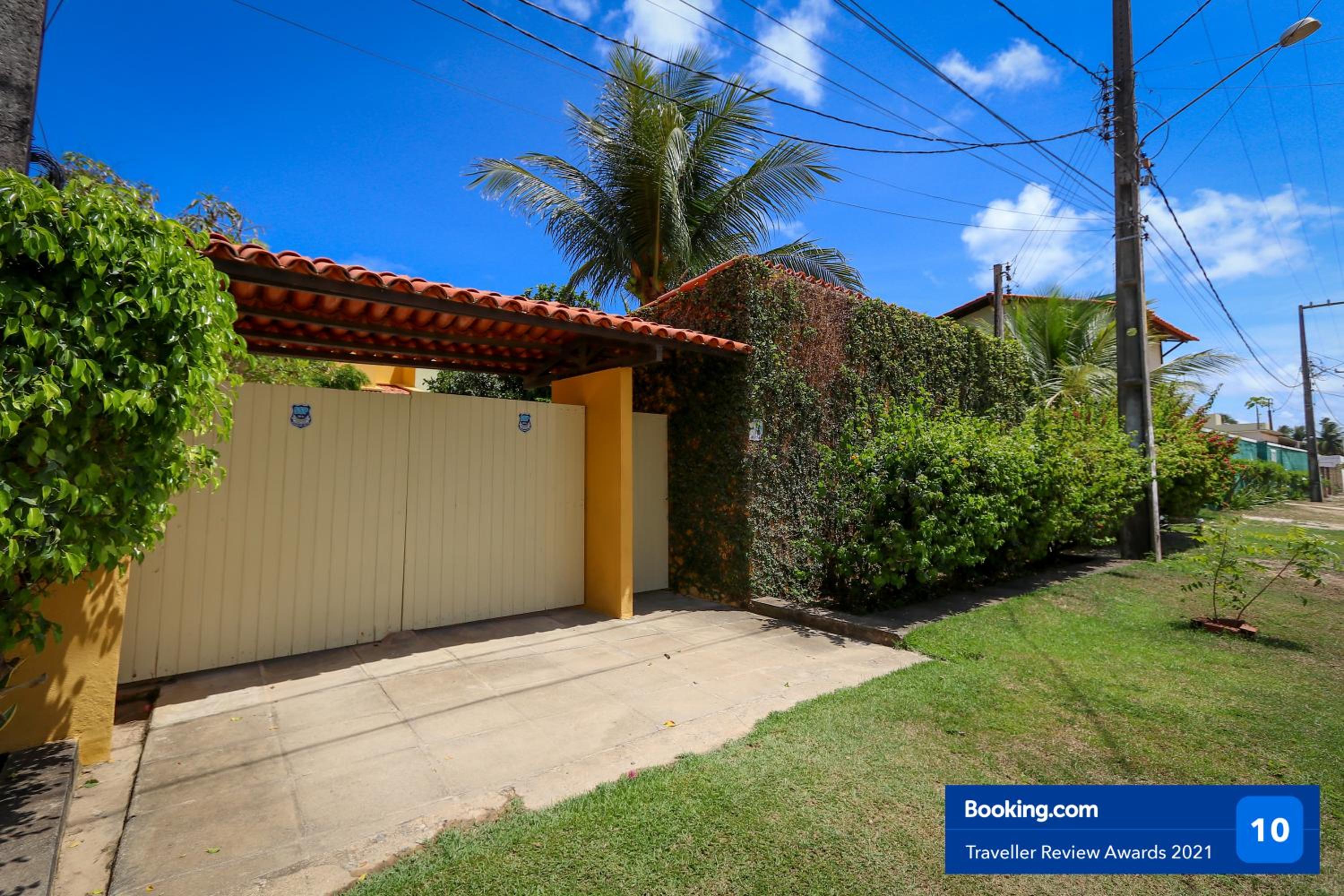 Casa a beira mar com 4 suites e muito conforto