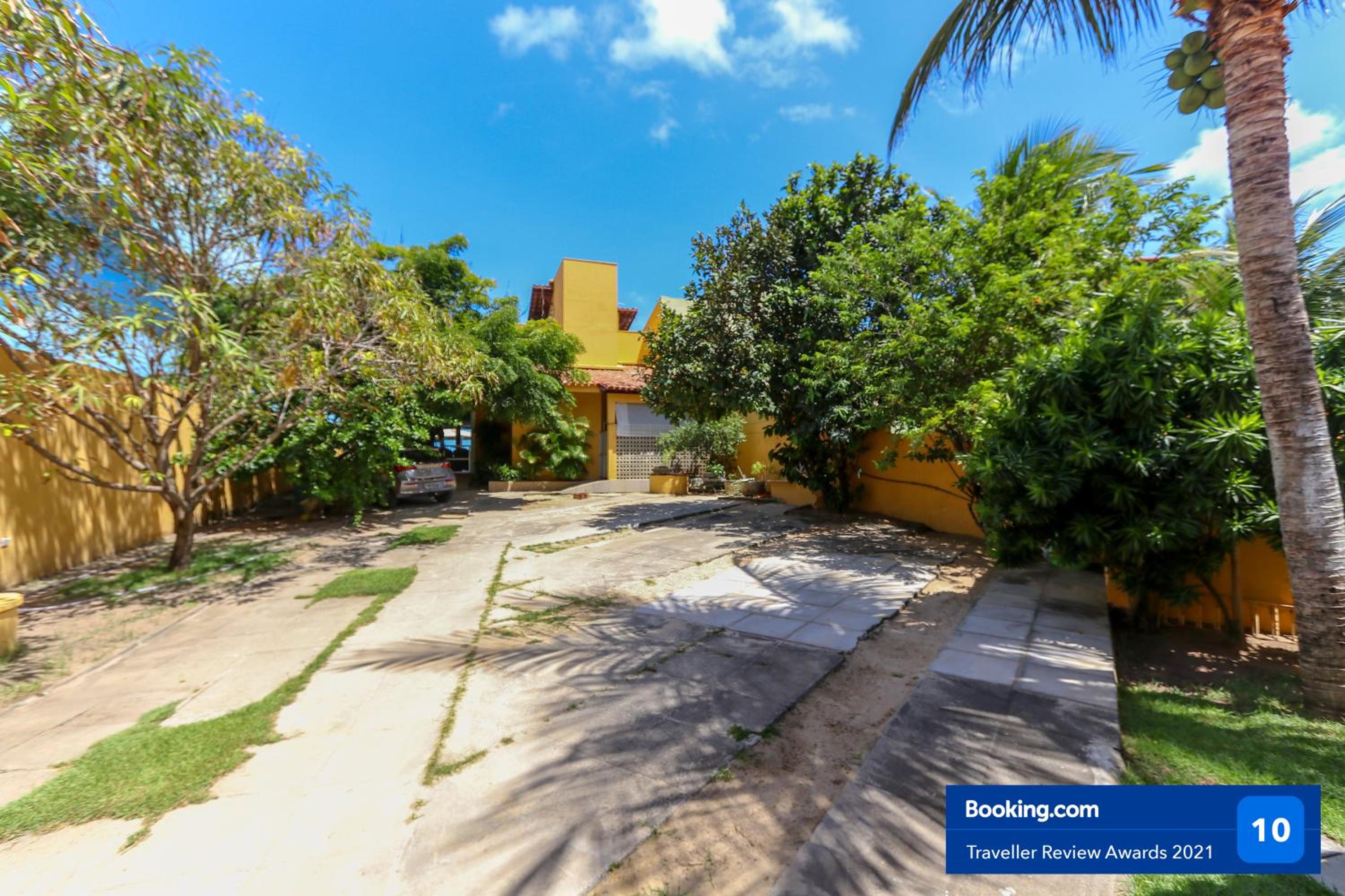Casa a beira mar com 4 suites e muito conforto