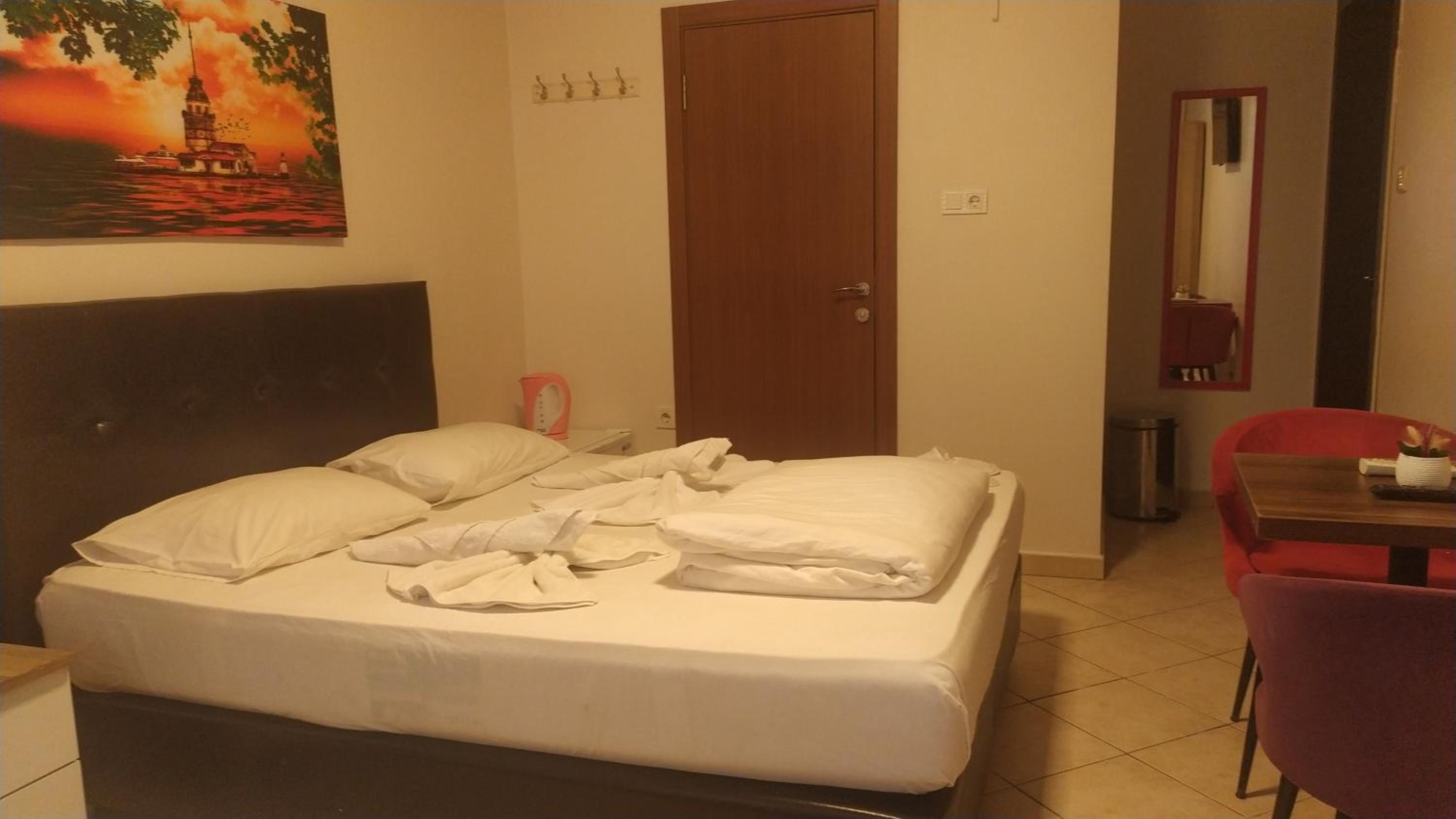 Hotel Kiwi - Image 8