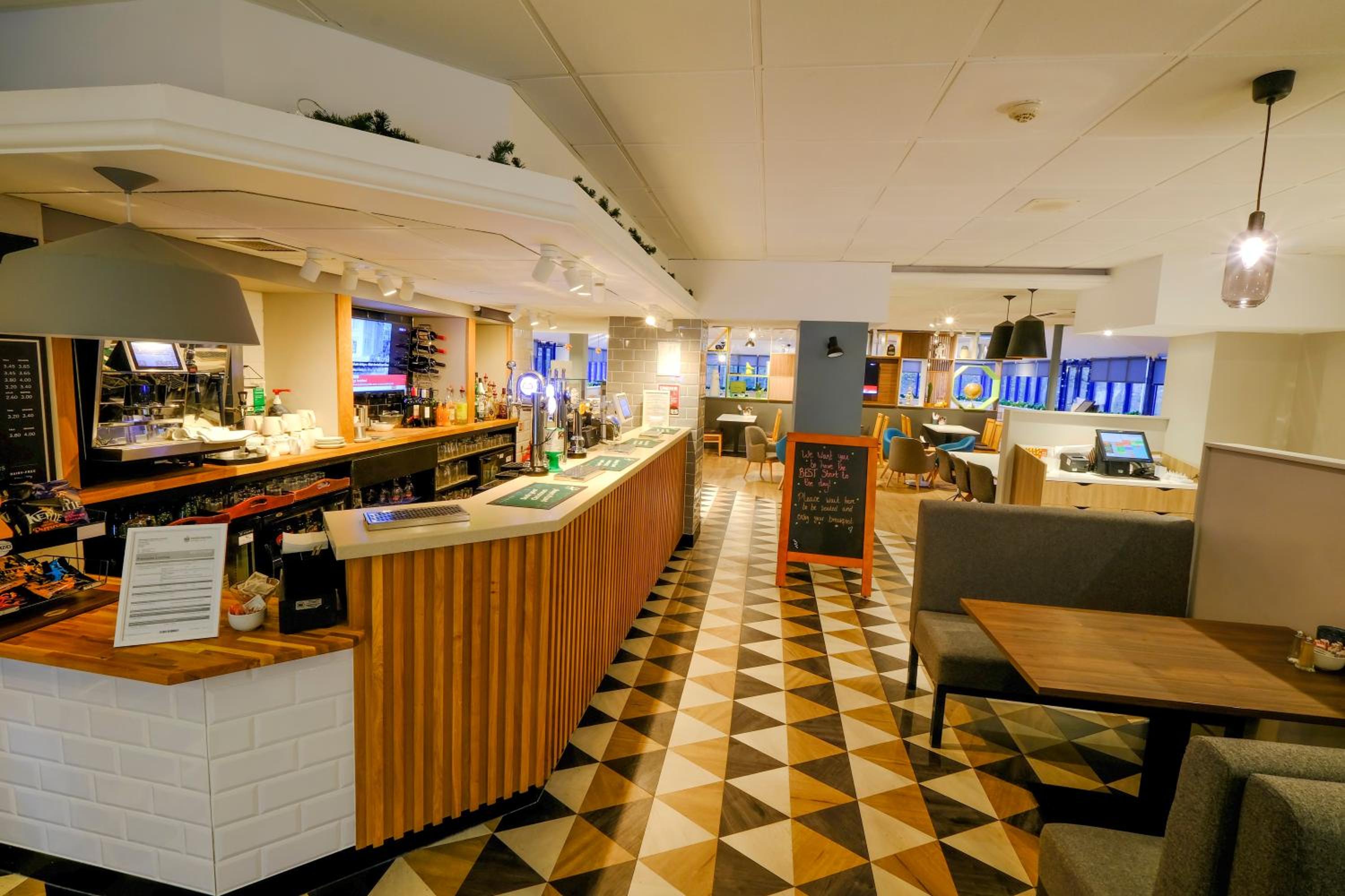 Warrington Vacations - Holiday Inn Warrington, an IHG Hotel - Property Image 4