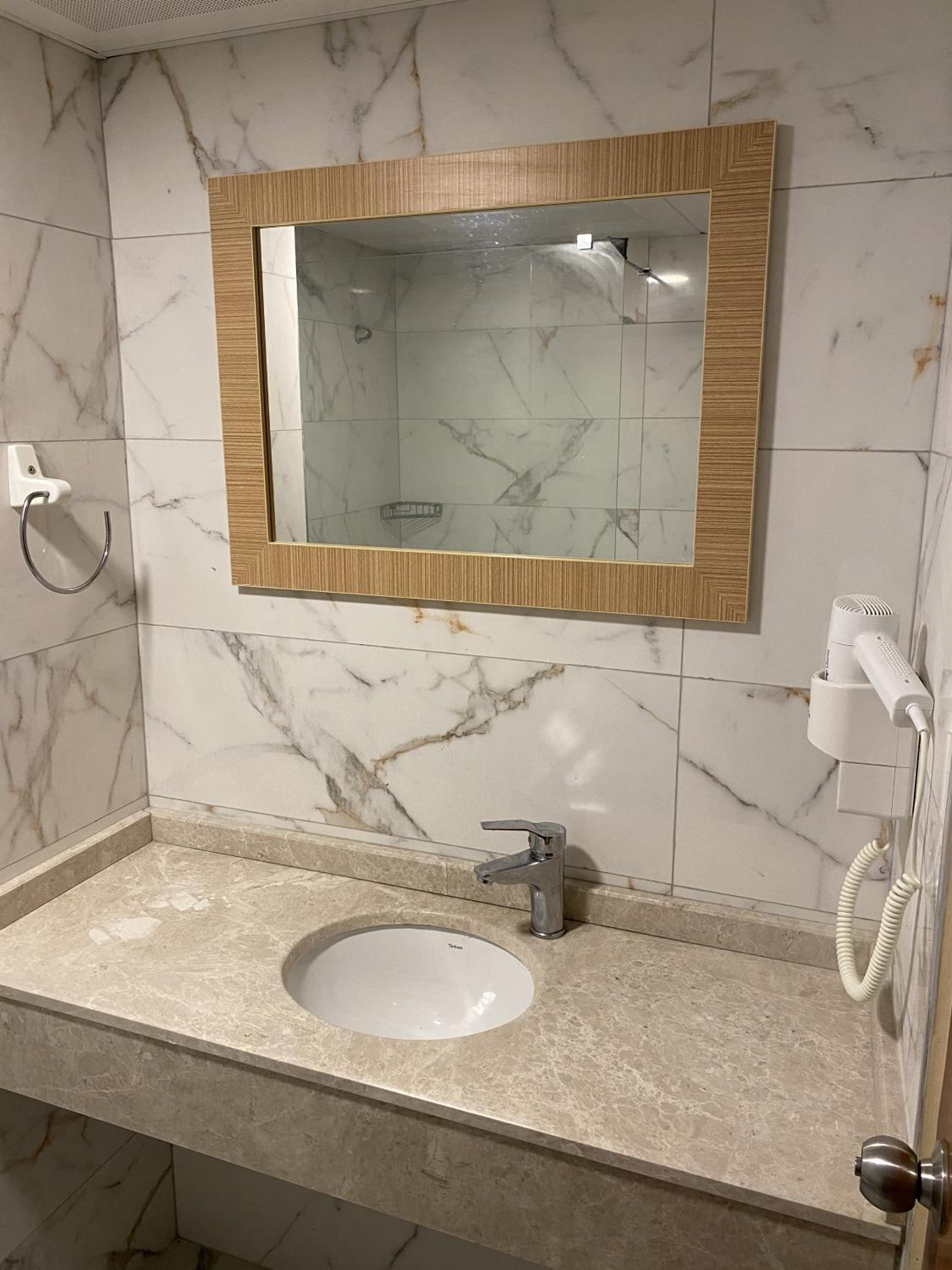 Tuntas Family Suites Kusadasi - Image 43