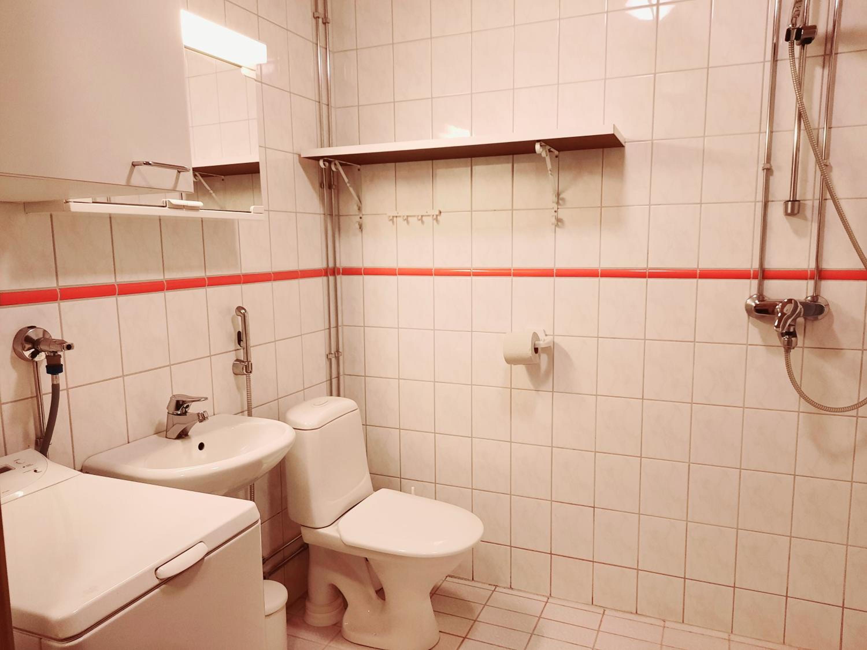 Photo 8