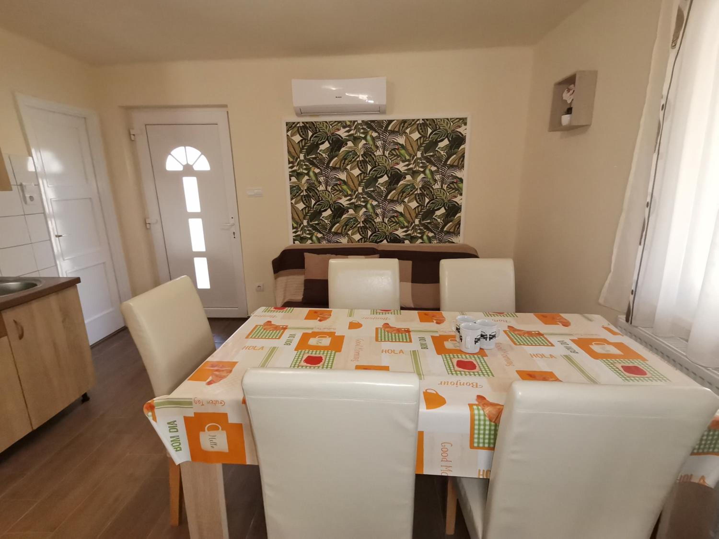 Gyöngyvirág Apartmanház view 5