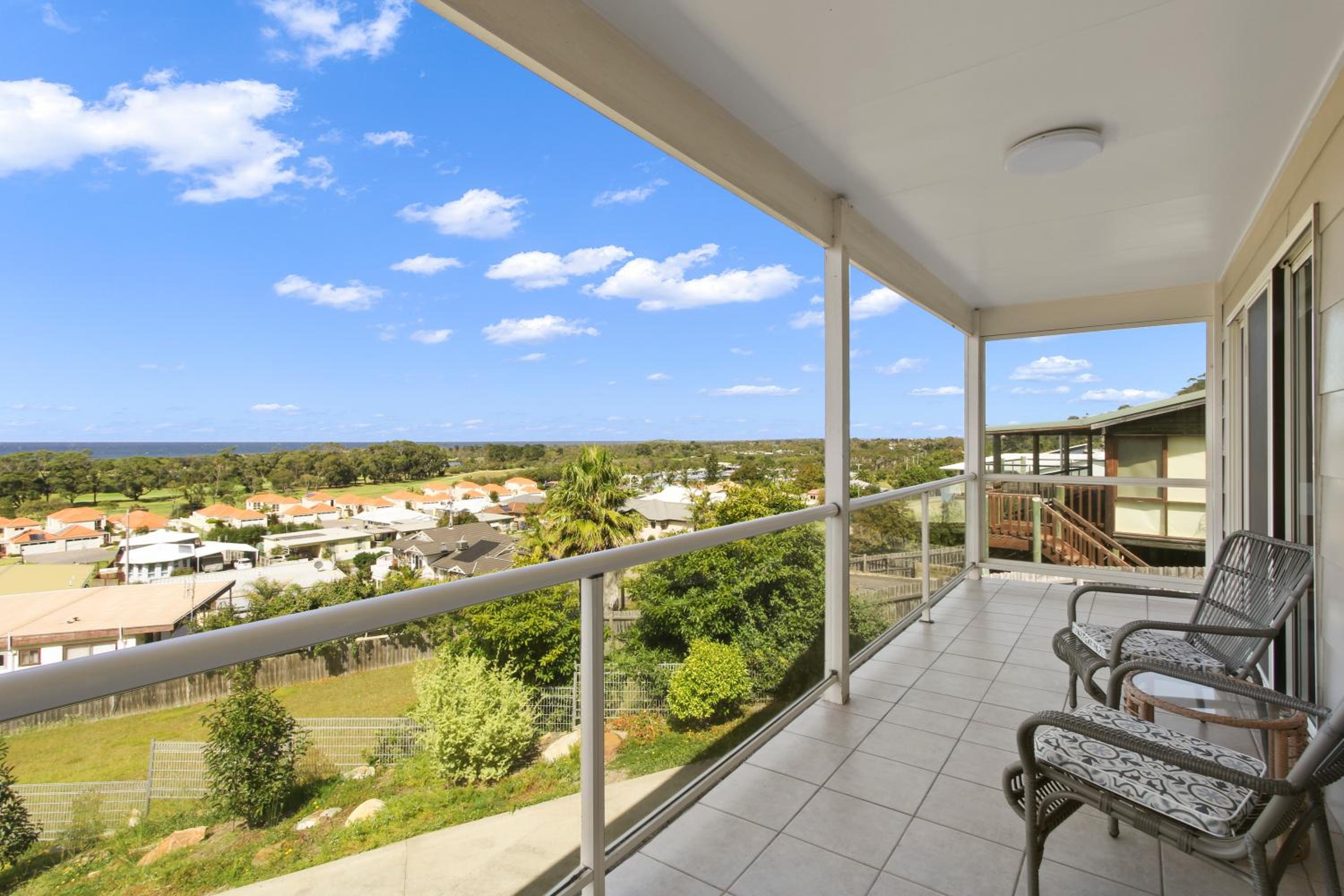 Eastern Views Beach House - Spacious Family Escape