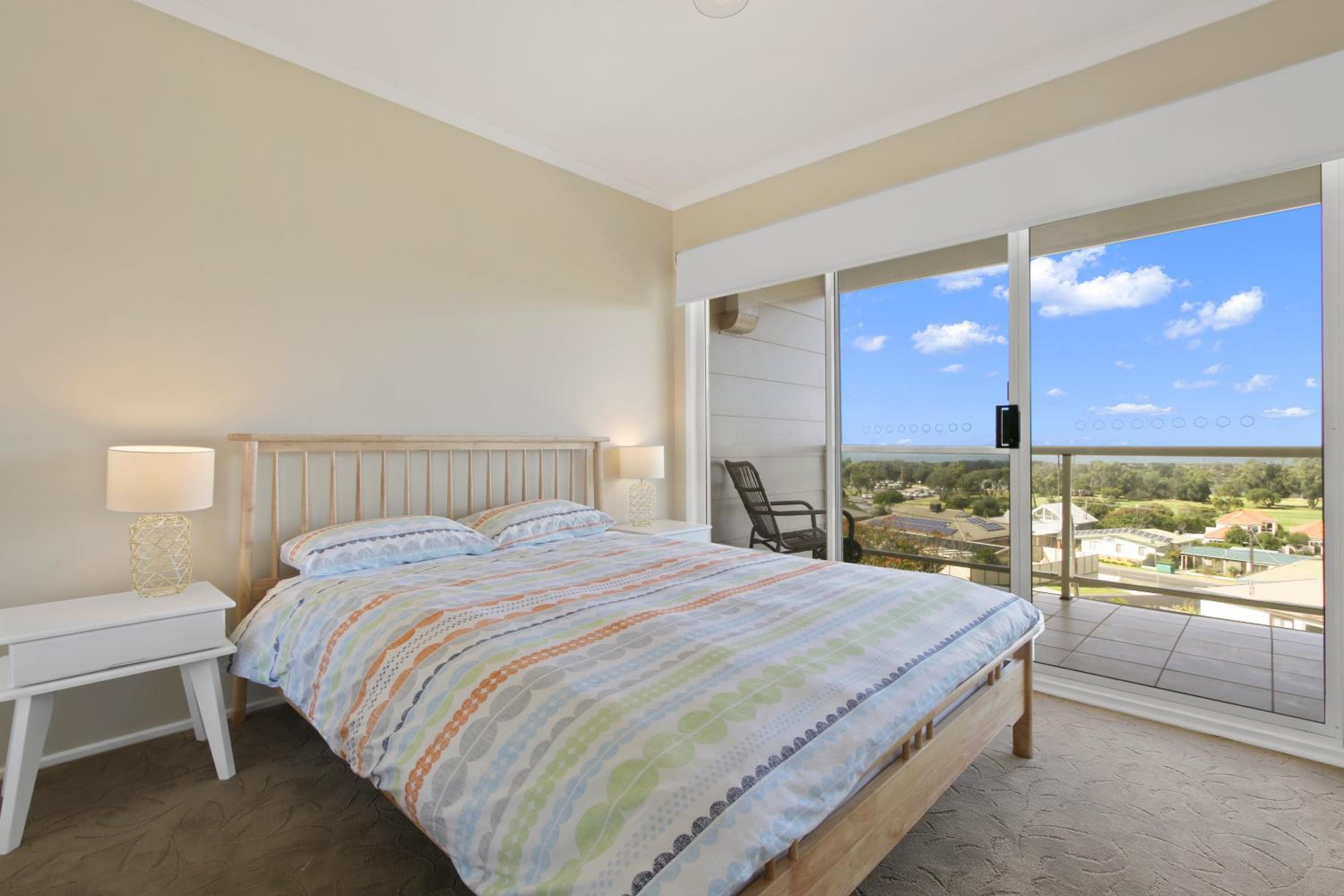 Eastern Views Beach House - Spacious Family Escape