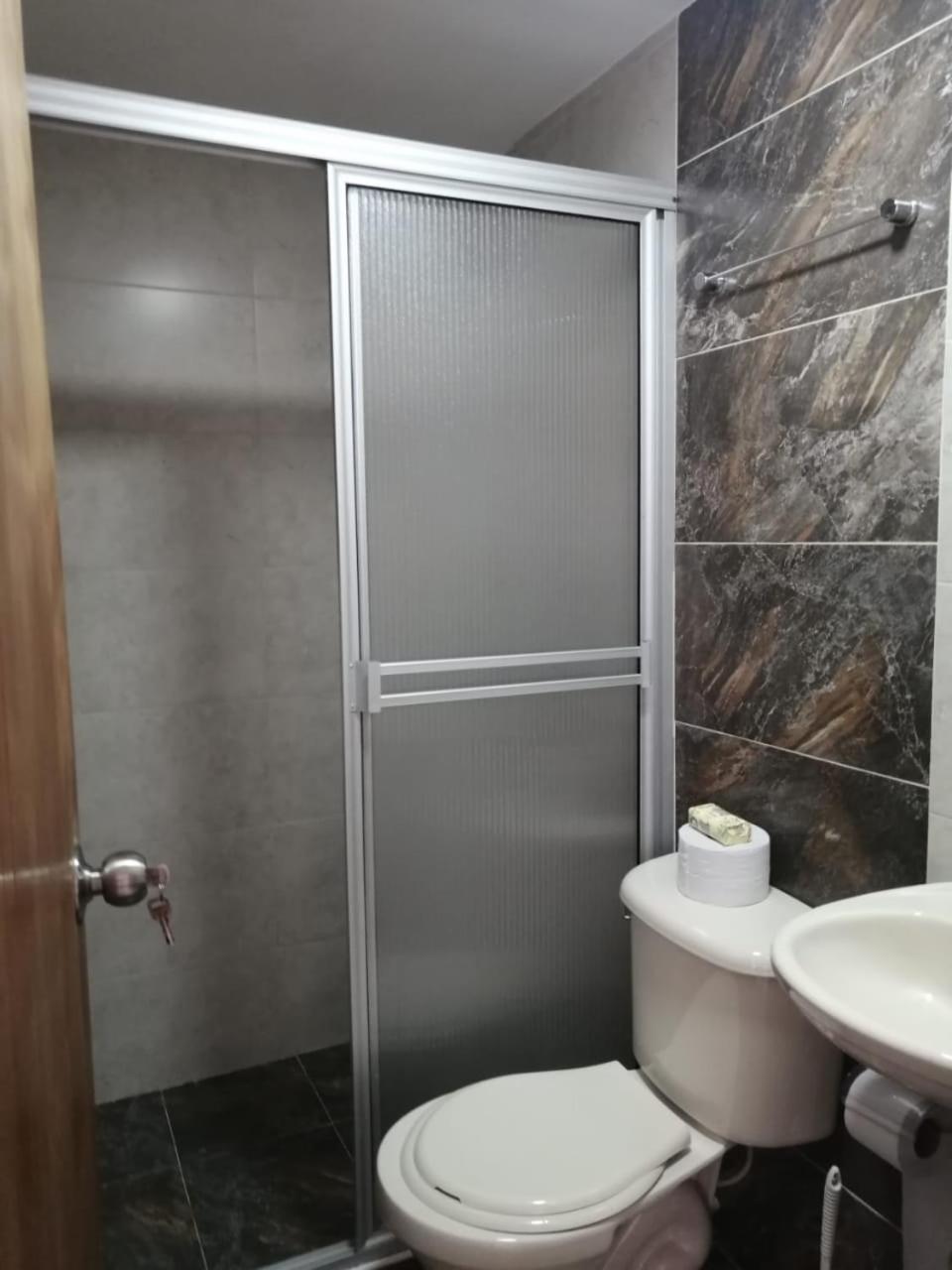 Apartamento completo medellin view 3