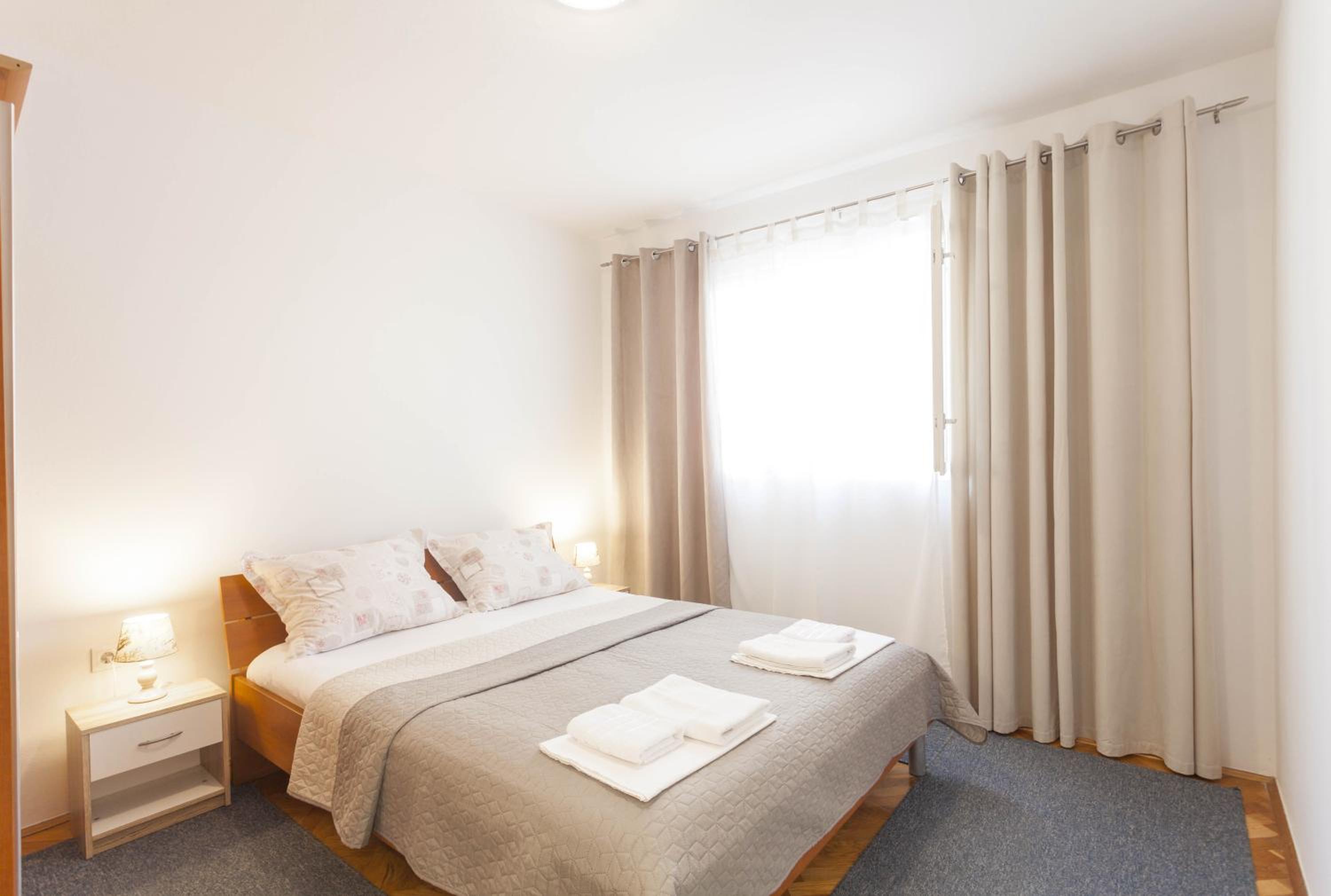 Apartments Maras
