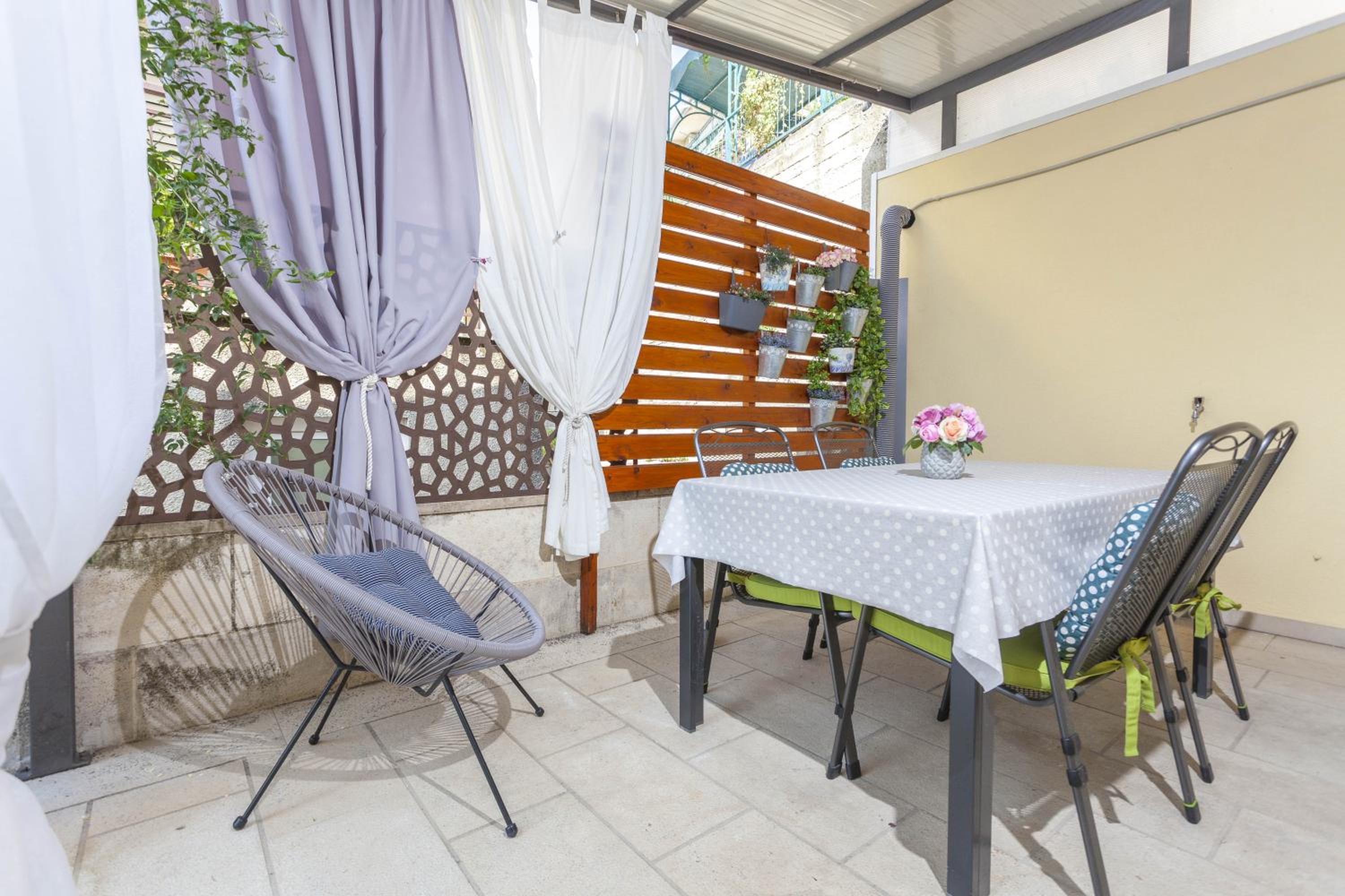 Apartments Maras