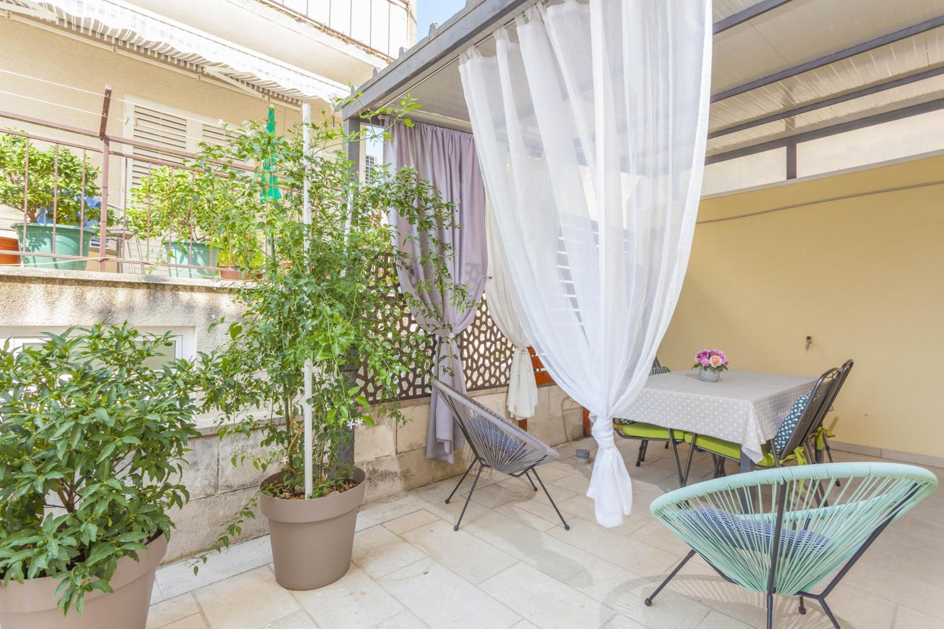 Apartments Maras