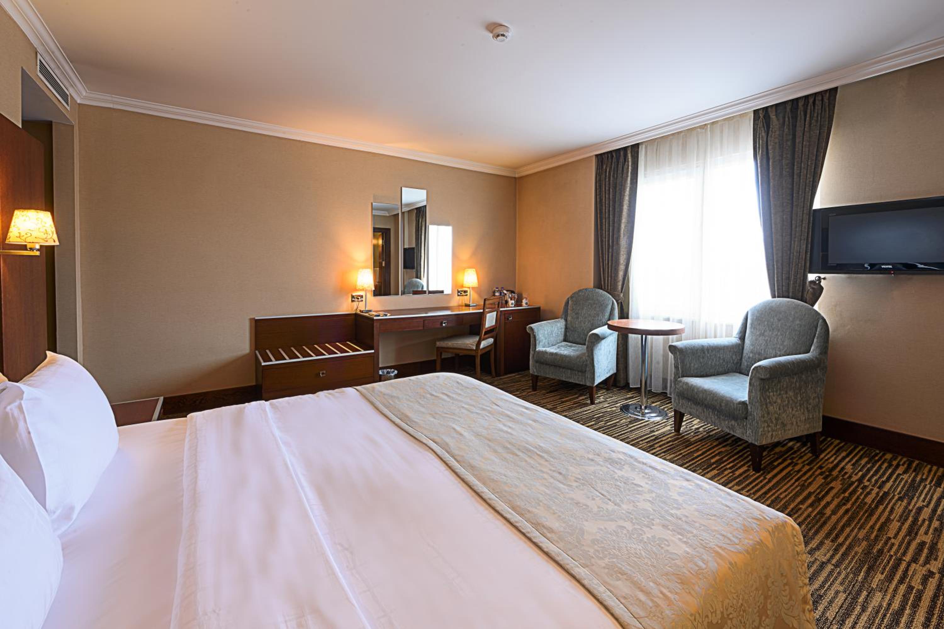 Dream Hill Business Deluxe Hotel Asia - Image 24