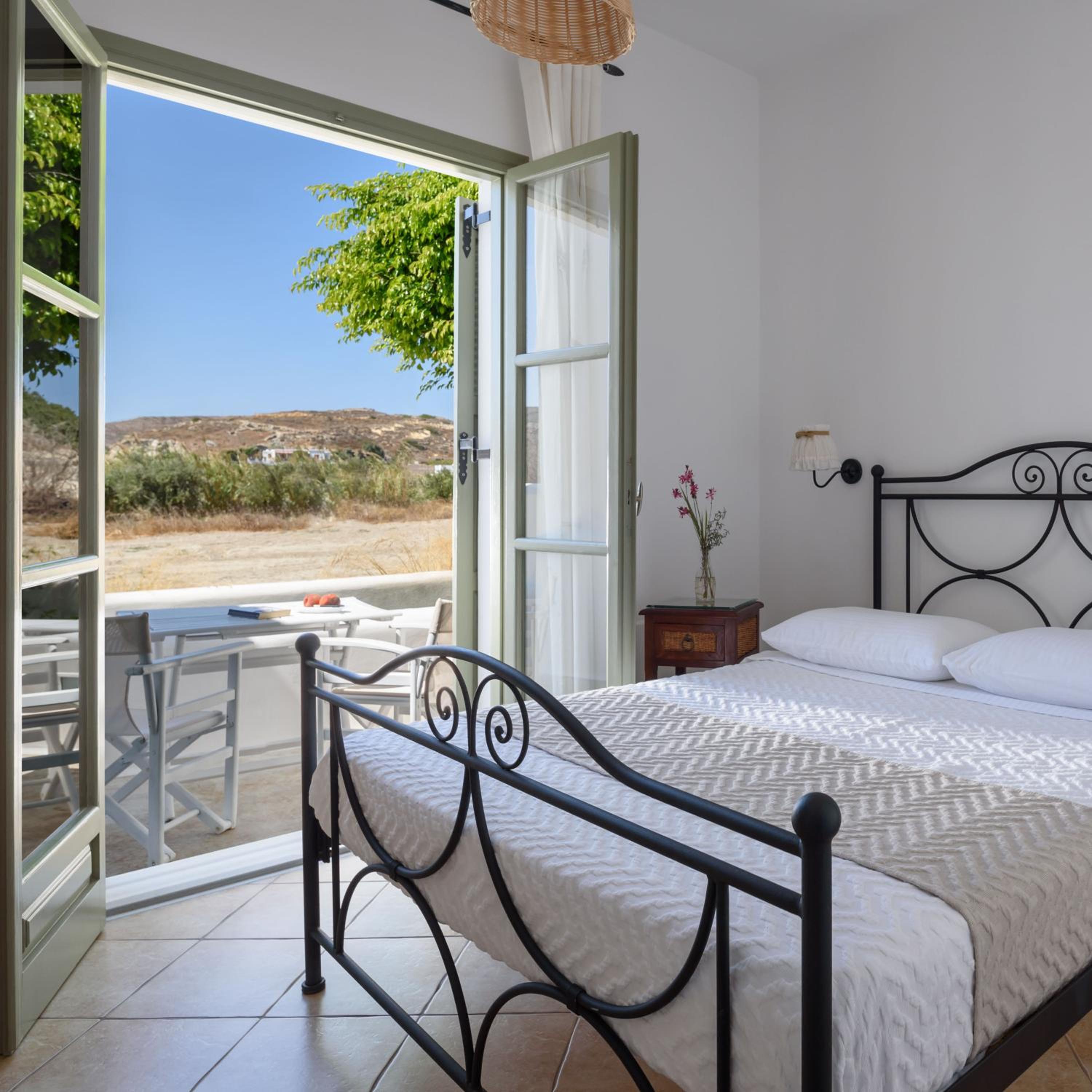 Mirabeli Apartments & Suites