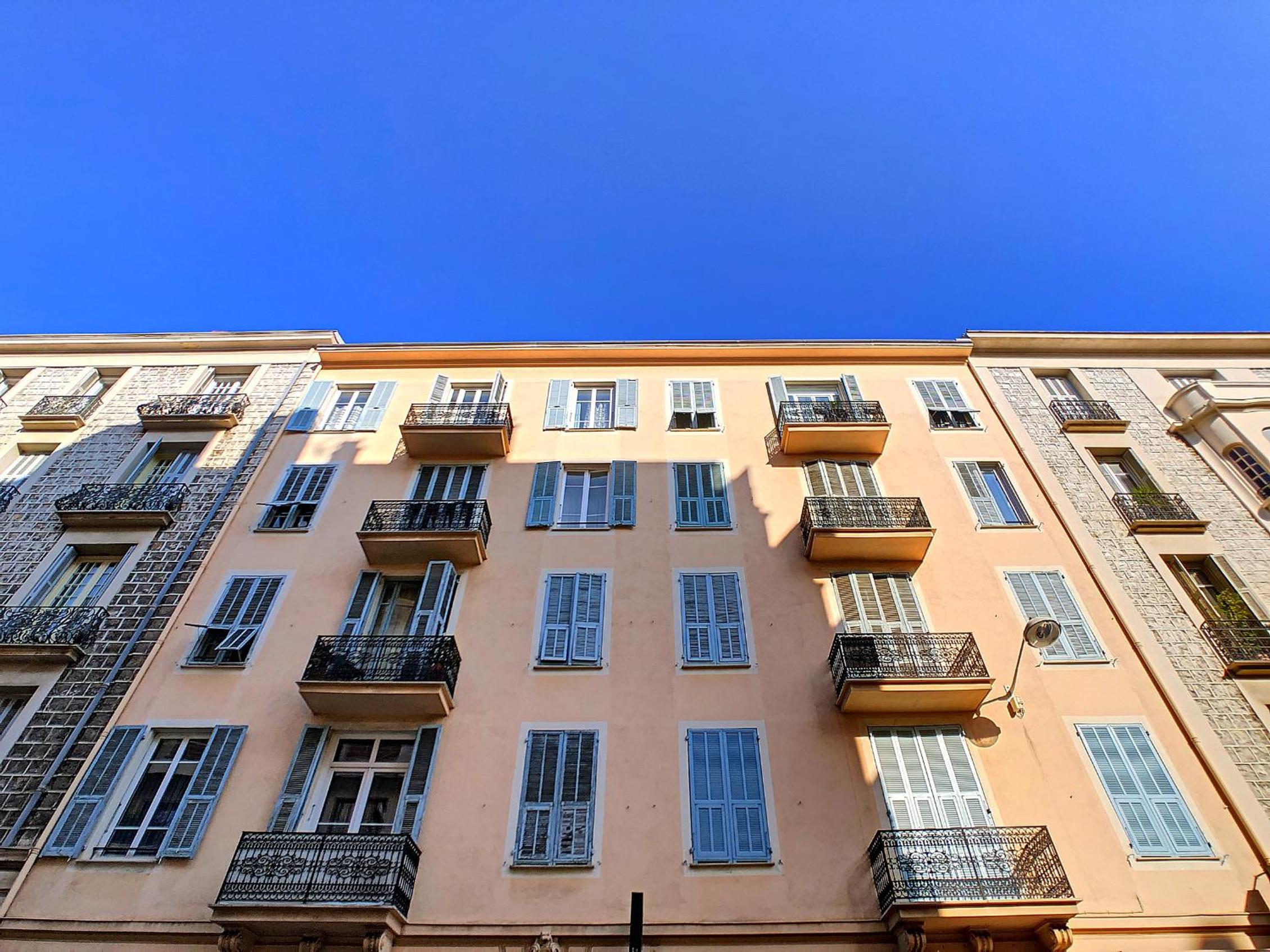 Nestor&Jeeves - COTE JARDIN - Central - Close sea