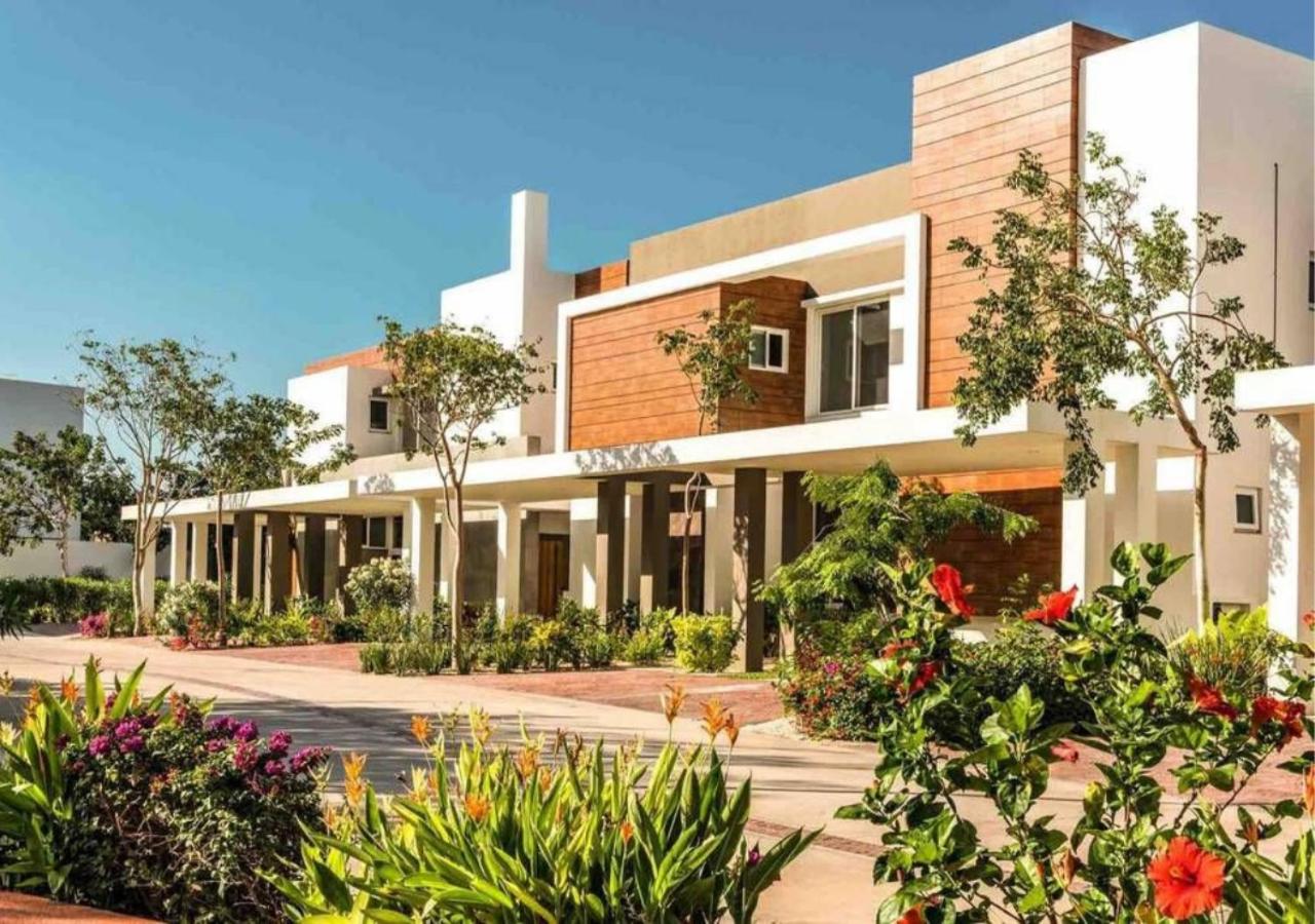 Hotel Modern House Surrounded By Nature - Image 1