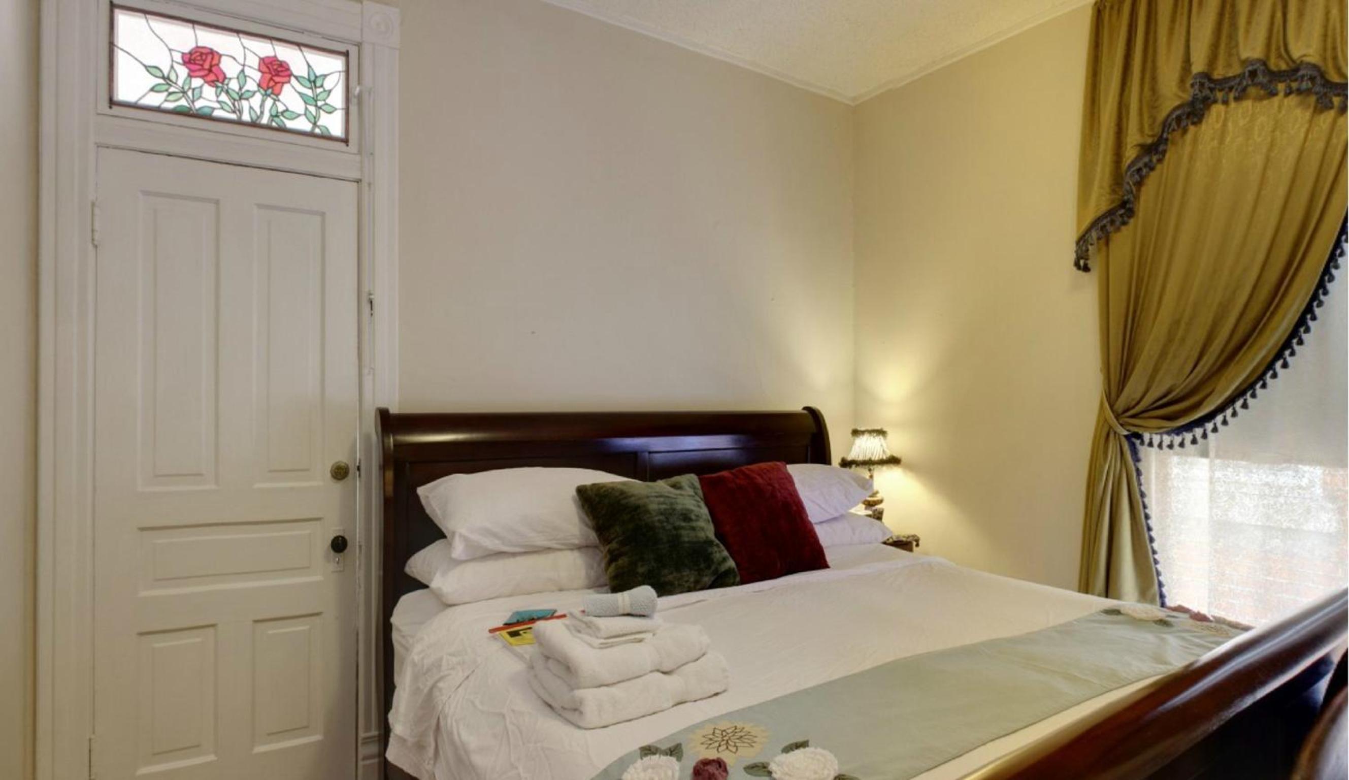 Hannibal Vacations - Garden House Bed and Breakfast - Property Image 7