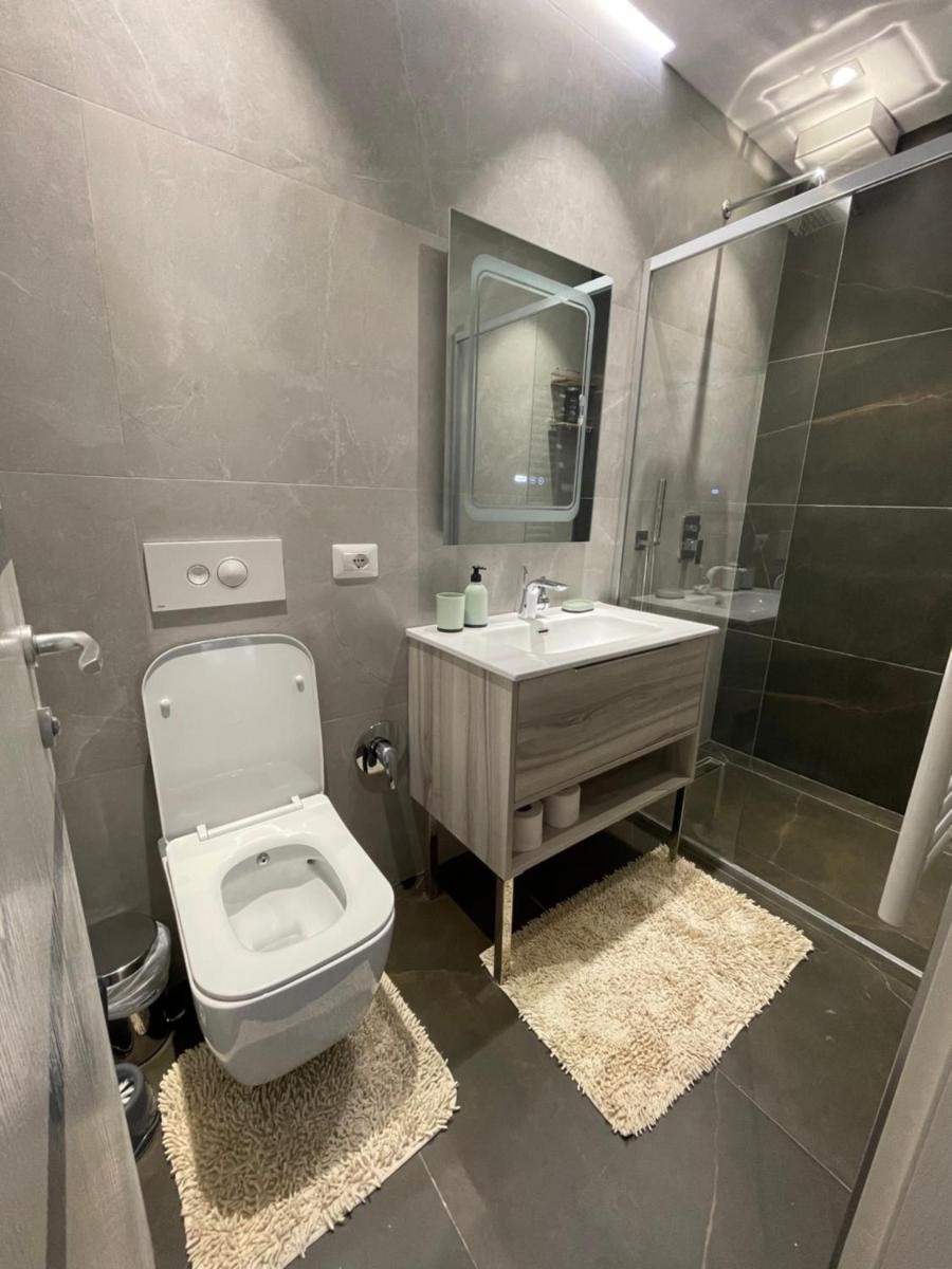 E&A Apartments Guesthouse