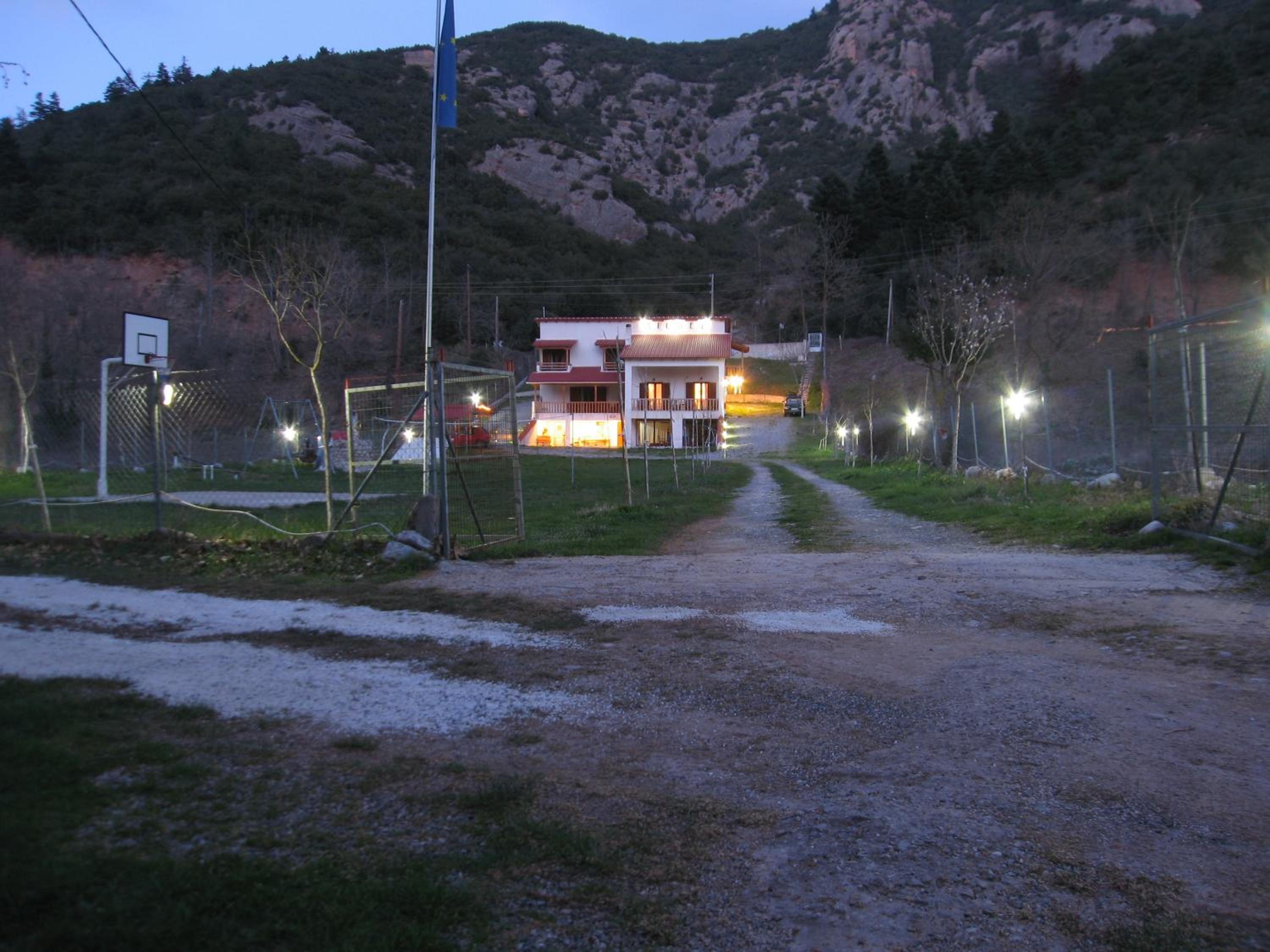 Photo 8