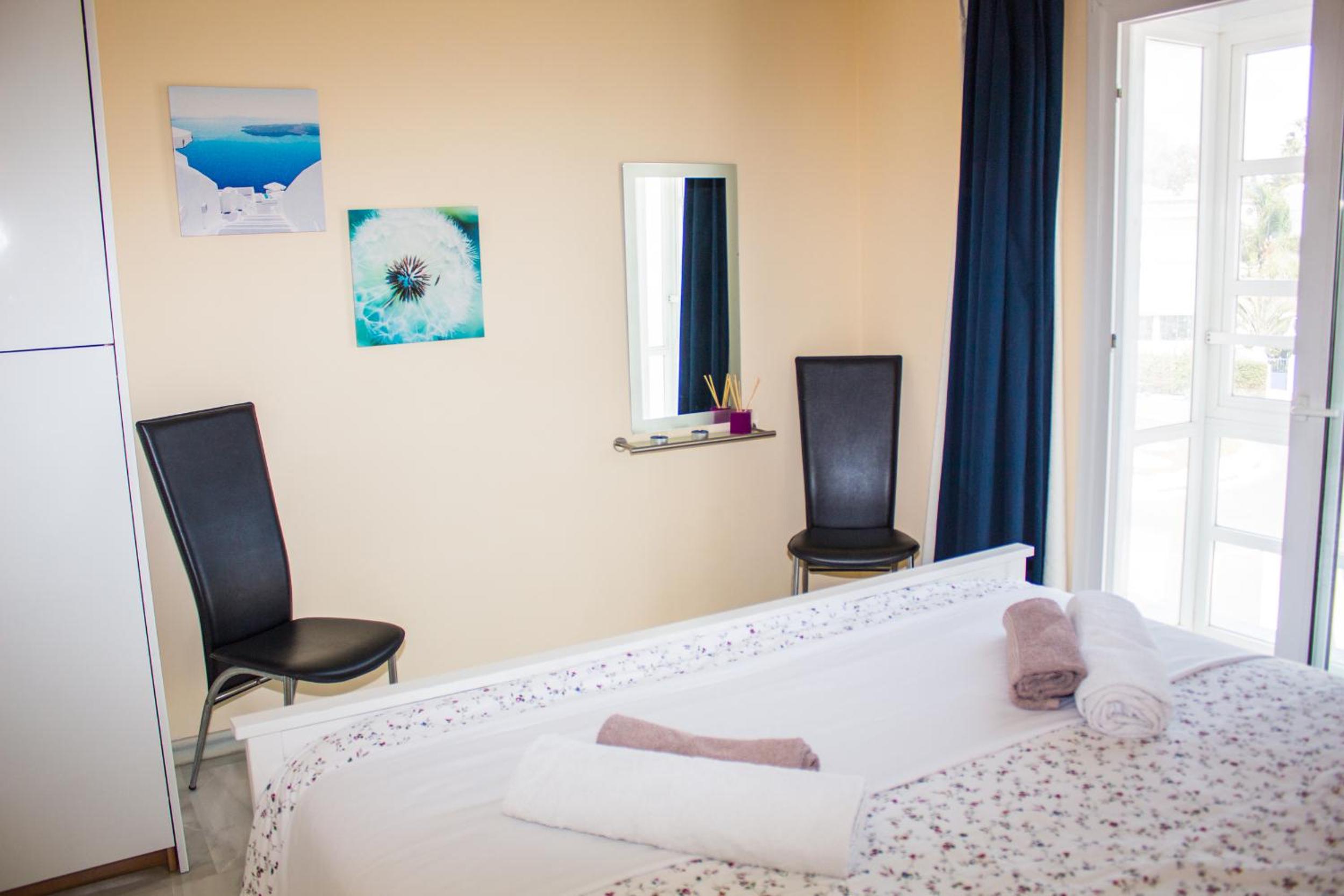 Puerto Marina luxury apartment with sea views view 5