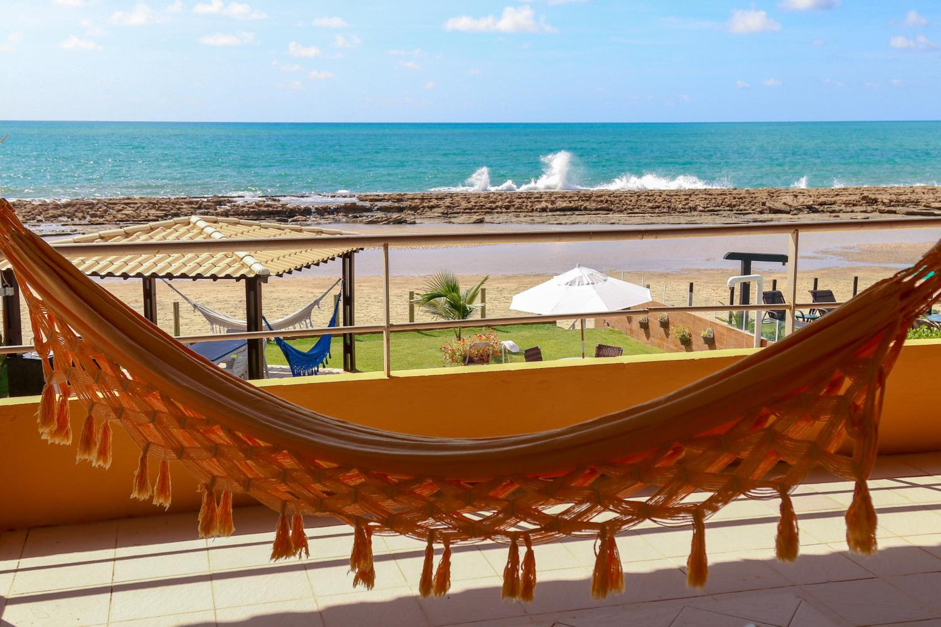 Casa a beira mar com 4 suites e muito conforto