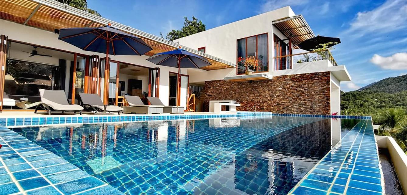 Folie Bleue Villa view 2