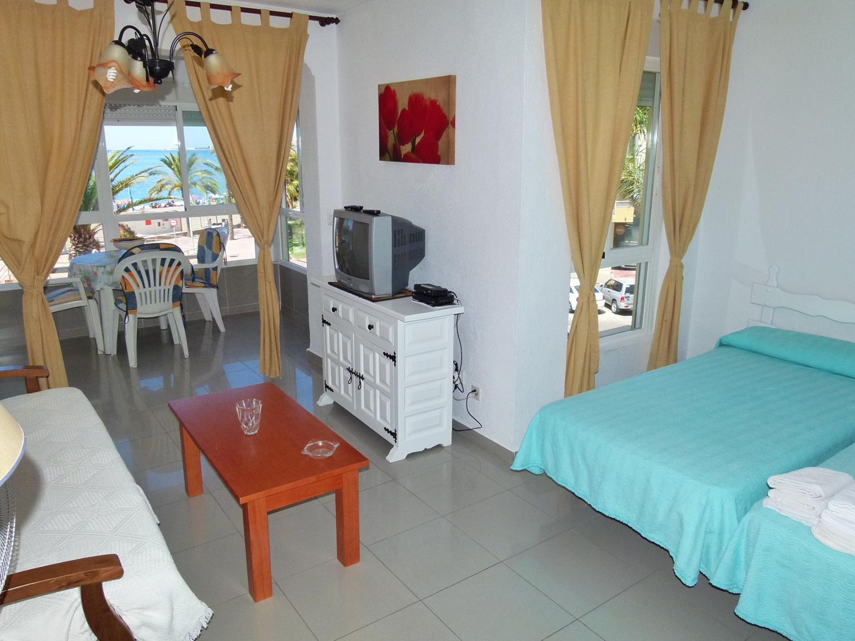 Apartamentos Intercentro Algarrobo-Costa APARTAMENTOS TURÍSTICOS -INMOBILIARIA
