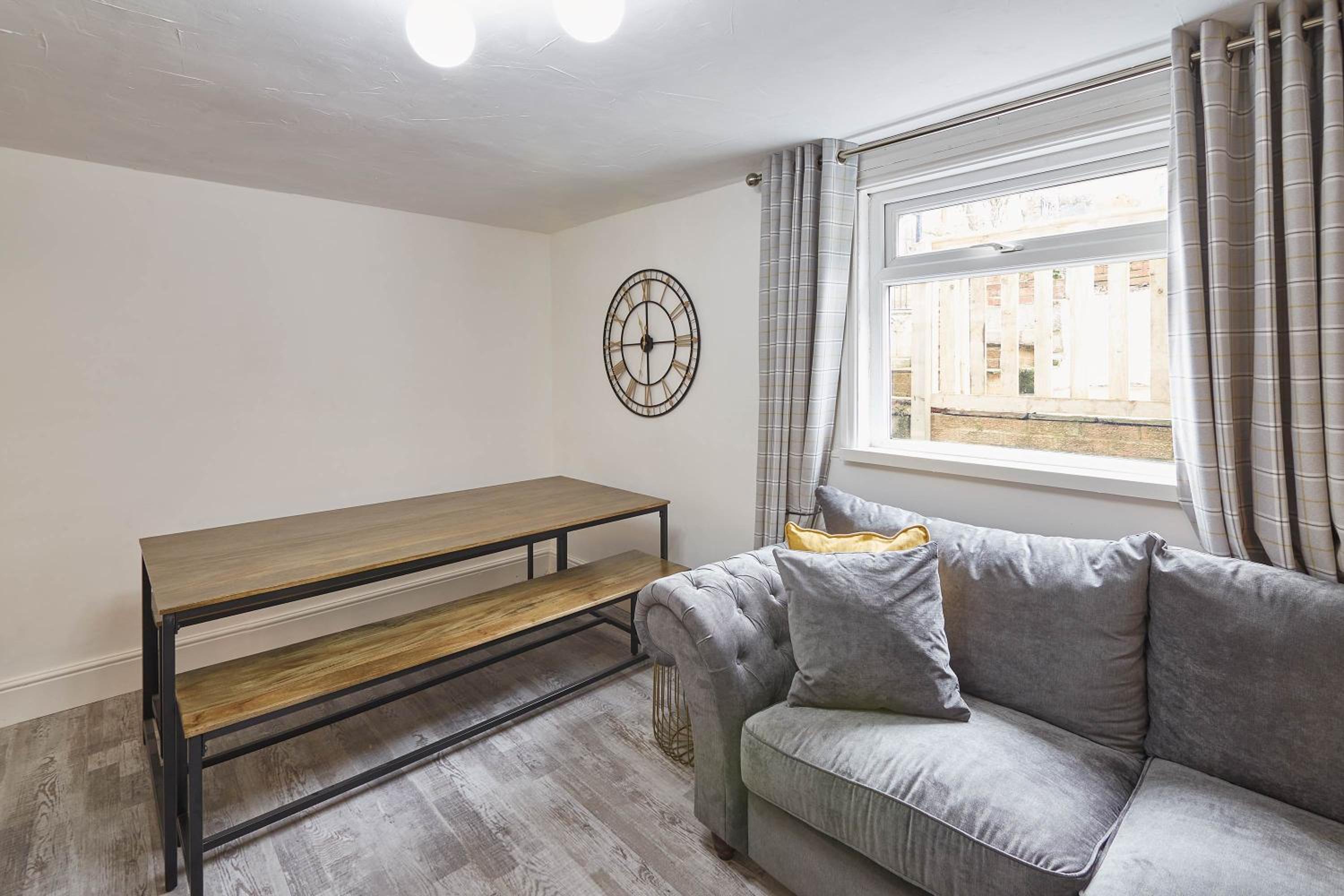 Host & Stay - The Alby view 3
